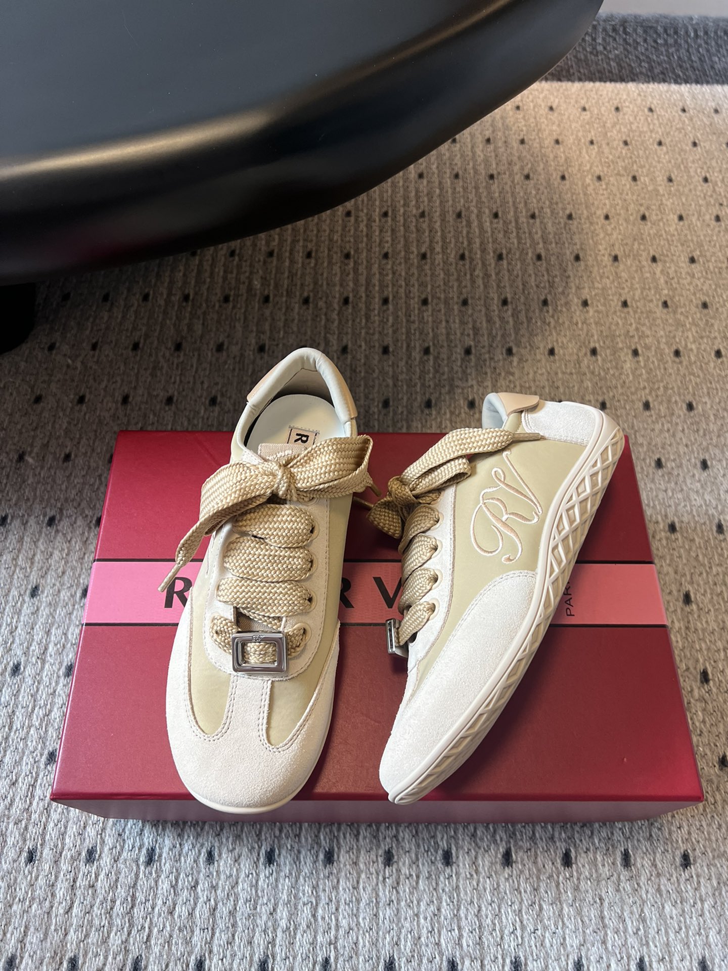 Roger Vivie* 25ss 新款德训休闲鞋 注重舒适度的宝子一定要留这款！莞产版本，原版开发，版