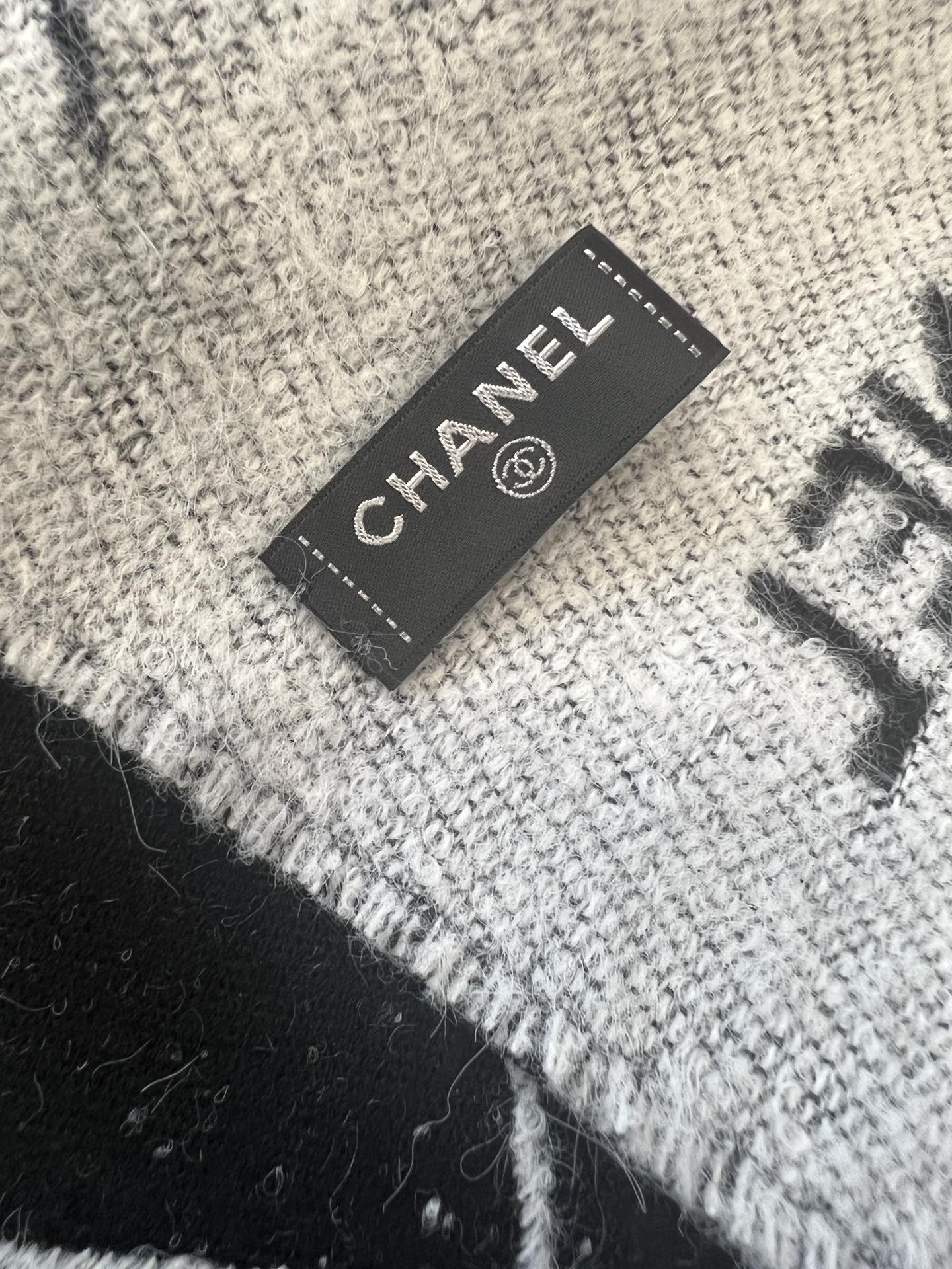 Chanel - Scarf
