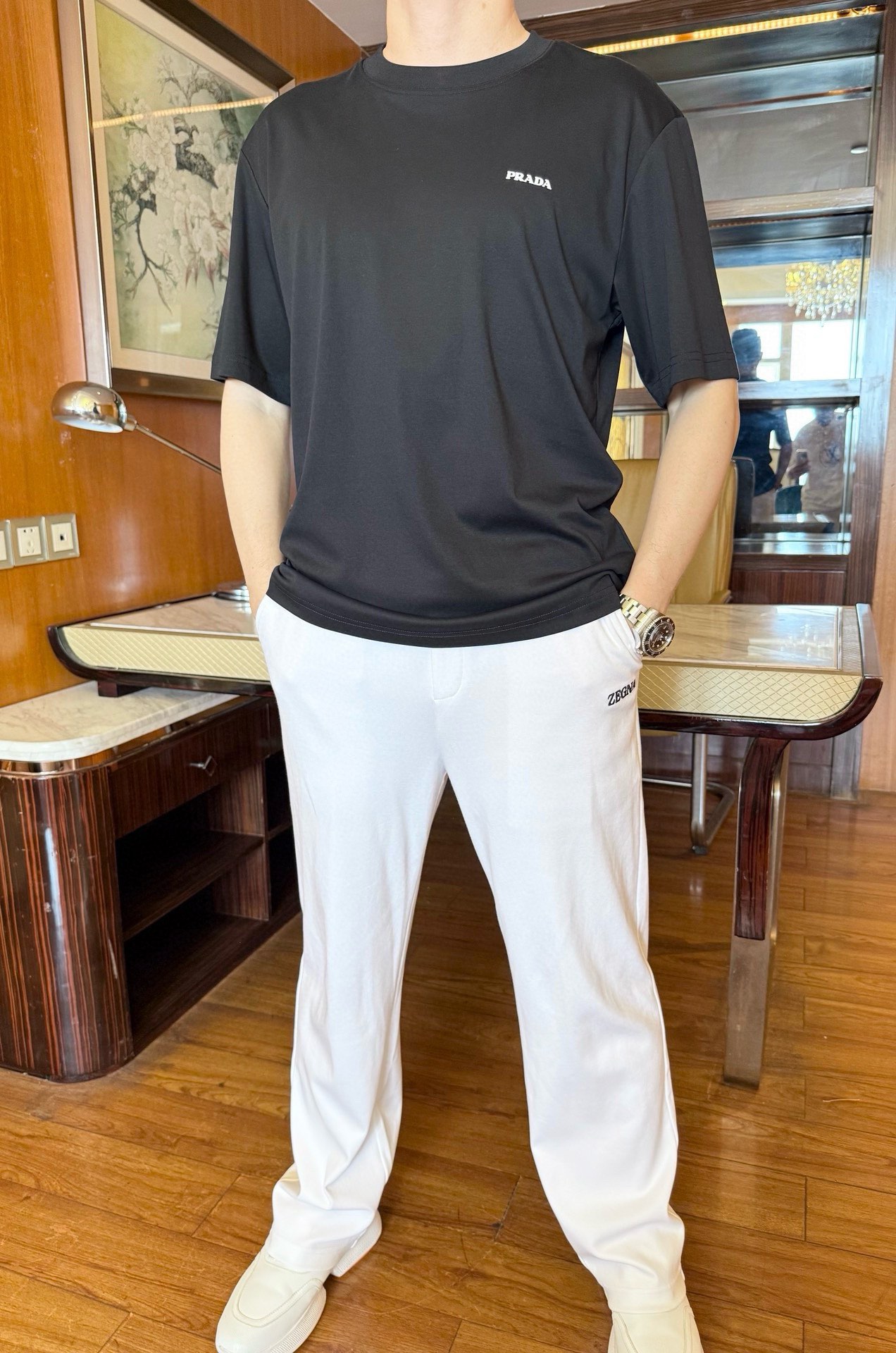 NO:515736,Prada-2025 counter latest hot T-shirt shipment, hot-selling items in European and American counters!  Selected Italian imported mercerized cotton fabrics with fashionable designs, exquisite brand logo on the chest to show the charm You are definitely worthy of having. Number 48-56 (model 173/130 wears 48, with Hong Kong Lane Crawford gift box packaging), prada,tees, t-shirt, alexander wang19860909普拉达-2025专柜最新爆款T恤出货 欧美专柜热销单品！精选意大利进口丝光精棉面料搭配时尚的设计,胸前精致的品牌标志彰显韵味 您绝对值得拥有.码数48-56（模特173/130穿48,配香港连卡佛礼盒包装）,,prada,tees，t-shirt,alexander wang,Men's clothing