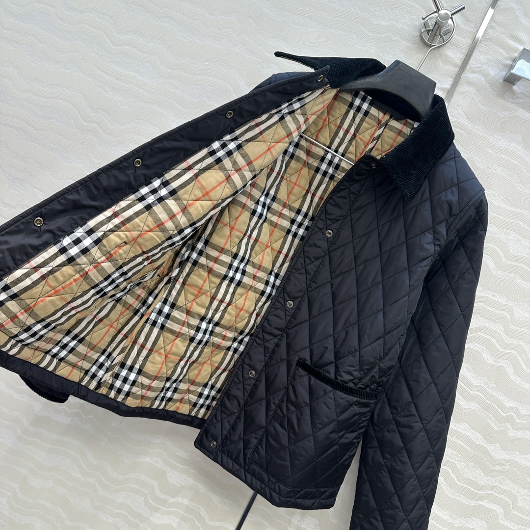 独家首发❤️原单品质，B代购爆款，双面菱形绗缝夹棉外套，撞色灯芯绒领设计中长款棉服。低调又时髦内衬Vin