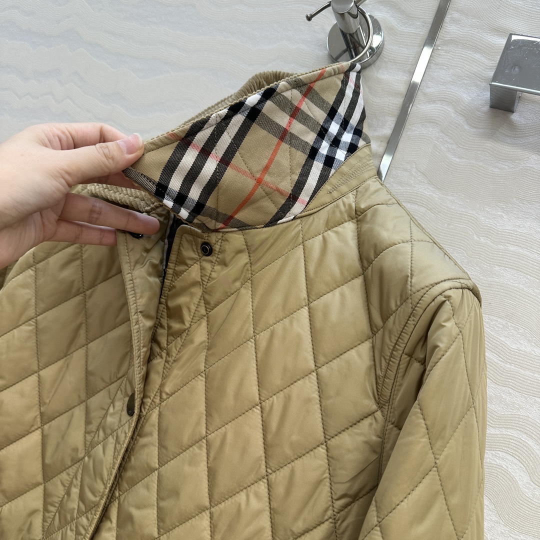 独家首发❤️原单品质，B代购爆款，双面菱形绗缝夹棉外套，撞色灯芯绒领设计中长款棉服。低调又时髦内衬Vin