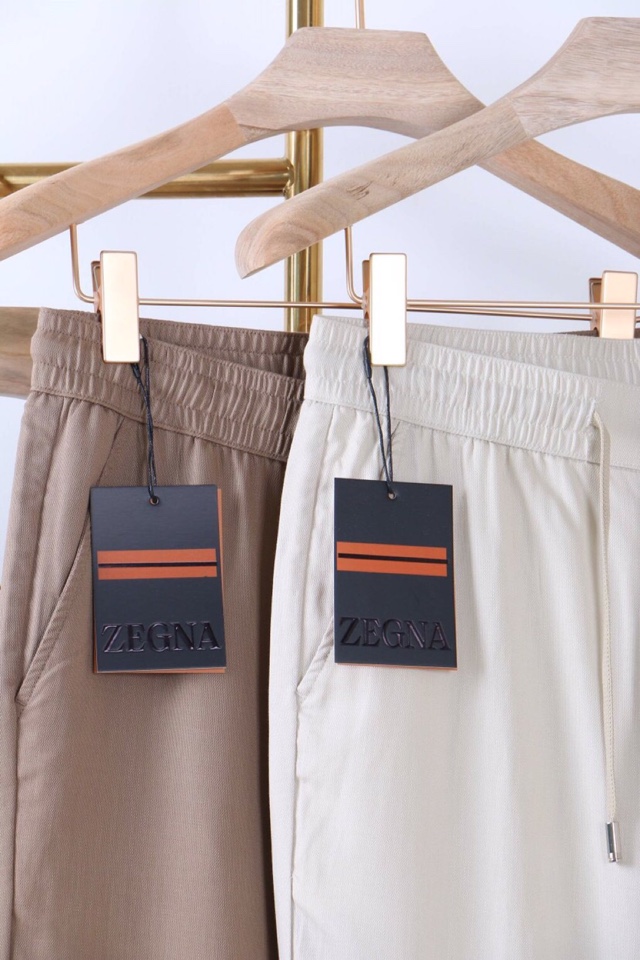 Ermenegildo Zegna 杰尼亚纯天丝休闲裤\n奢品专用面料，透气吸汗，舒适爽滑。出行休闲通勤