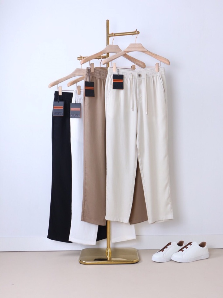 Ermenegildo Zegna 杰尼亚纯天丝休闲裤\n奢品专用面料，透气吸汗，舒适爽滑。出行休闲通勤