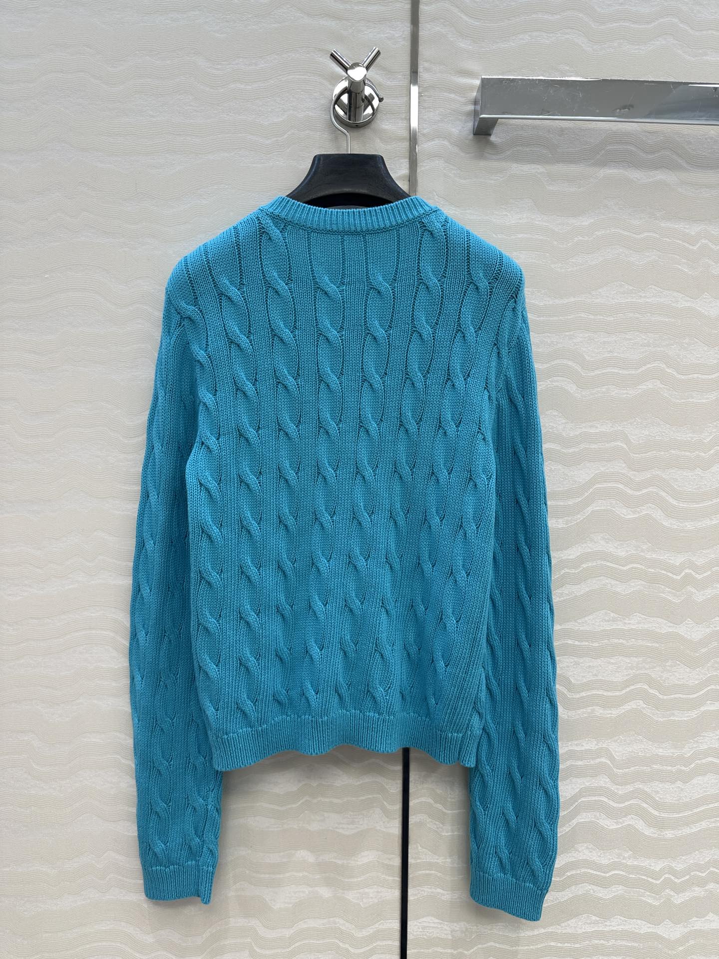 独家首发❤️原单品质，Lw高智感穿搭！早秋必入 长期主义开衫 ，一颗金纽扣，刺绣logo圆领开衫小外套！