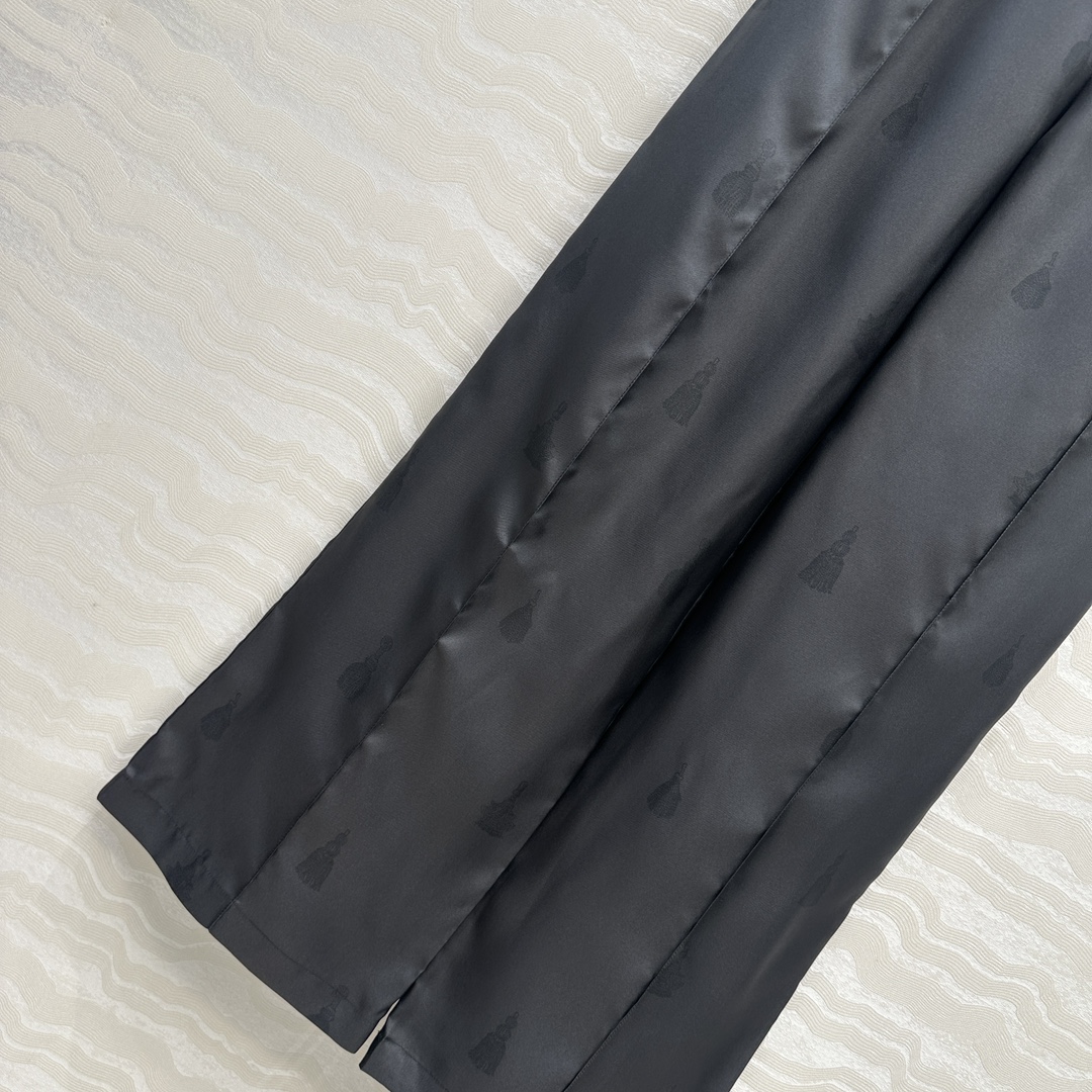 独家首发，原单品质💕 H系25s早秋新品💕Palefroi Remix图案定位印花真丝阔腿直筒裤！100