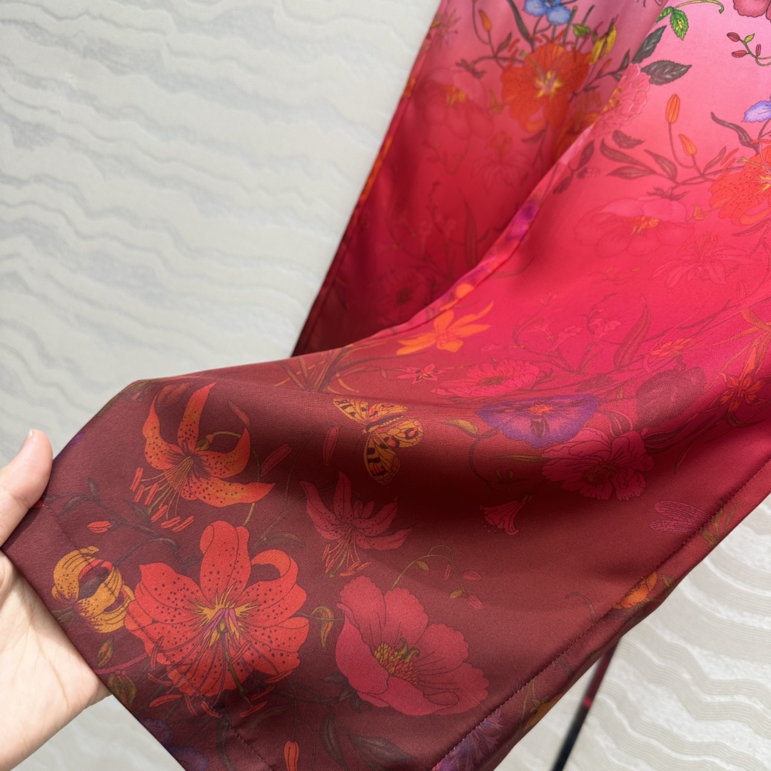 独家首发❤️原单品质💕GG浪漫度假印花真丝直筒裤！全定位对花工艺，100%真丝斜纹绸质感超赞！系带松紧腰