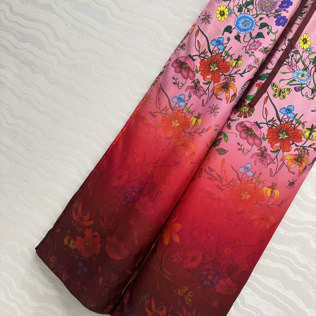 独家首发❤️原单品质💕GG浪漫度假印花真丝直筒裤！全定位对花工艺，100%真丝斜纹绸质感超赞！系带松紧腰