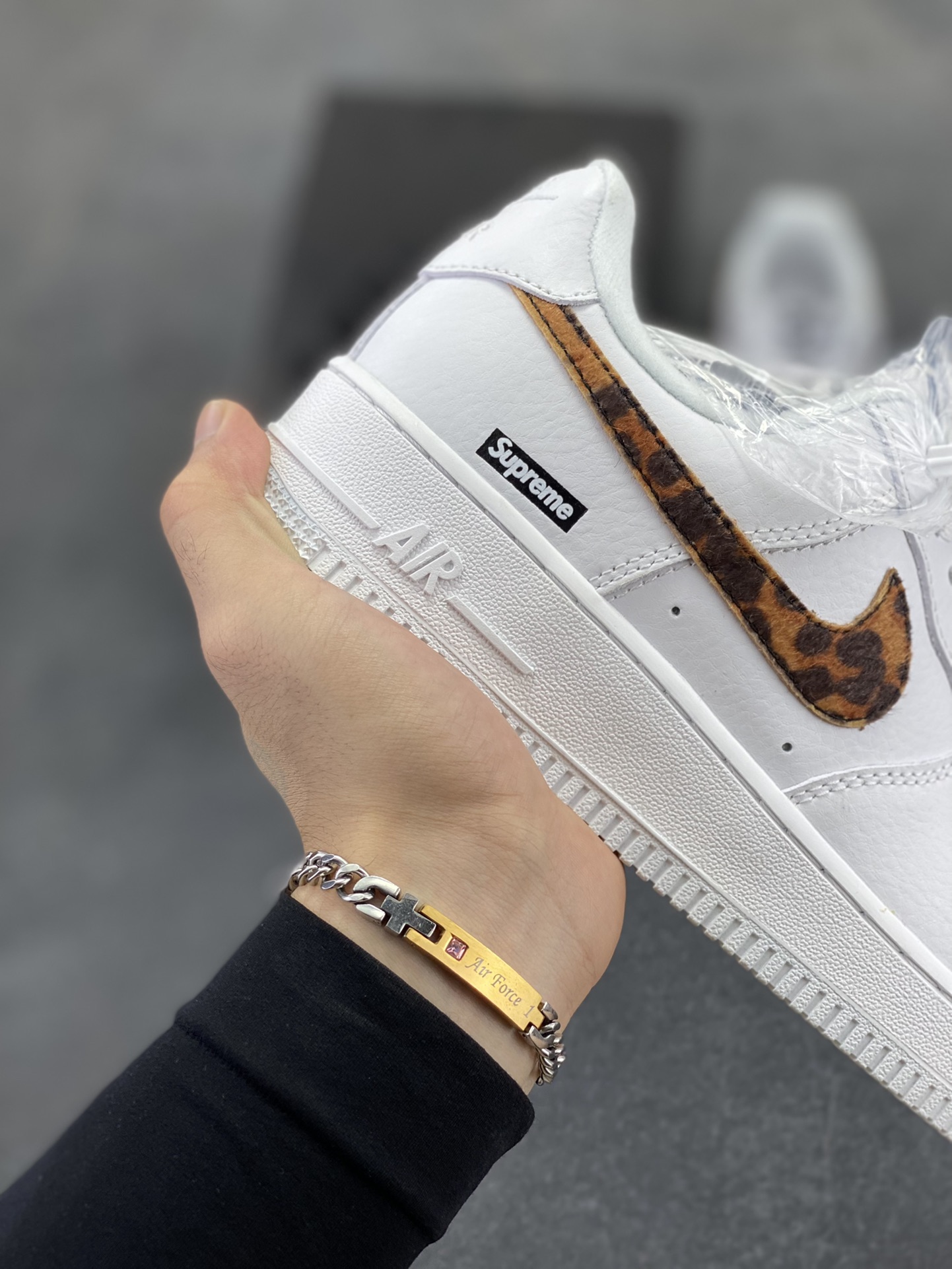 图片[6]-Sup x Goodenough x Air Force 1 Low 白棕豹纹钩 原楦头原纸板 打造纯正空军版型 #专注外贸渠道 全掌内置蜂窝气垫 #原盒配件 原厂中底钢印、拉帮完美 货号：IM3483-100 尺码：36 36.5 37.5 38 38.5 39 40 40.5 41 42 42.5 43 44 44.5 45-选品中心