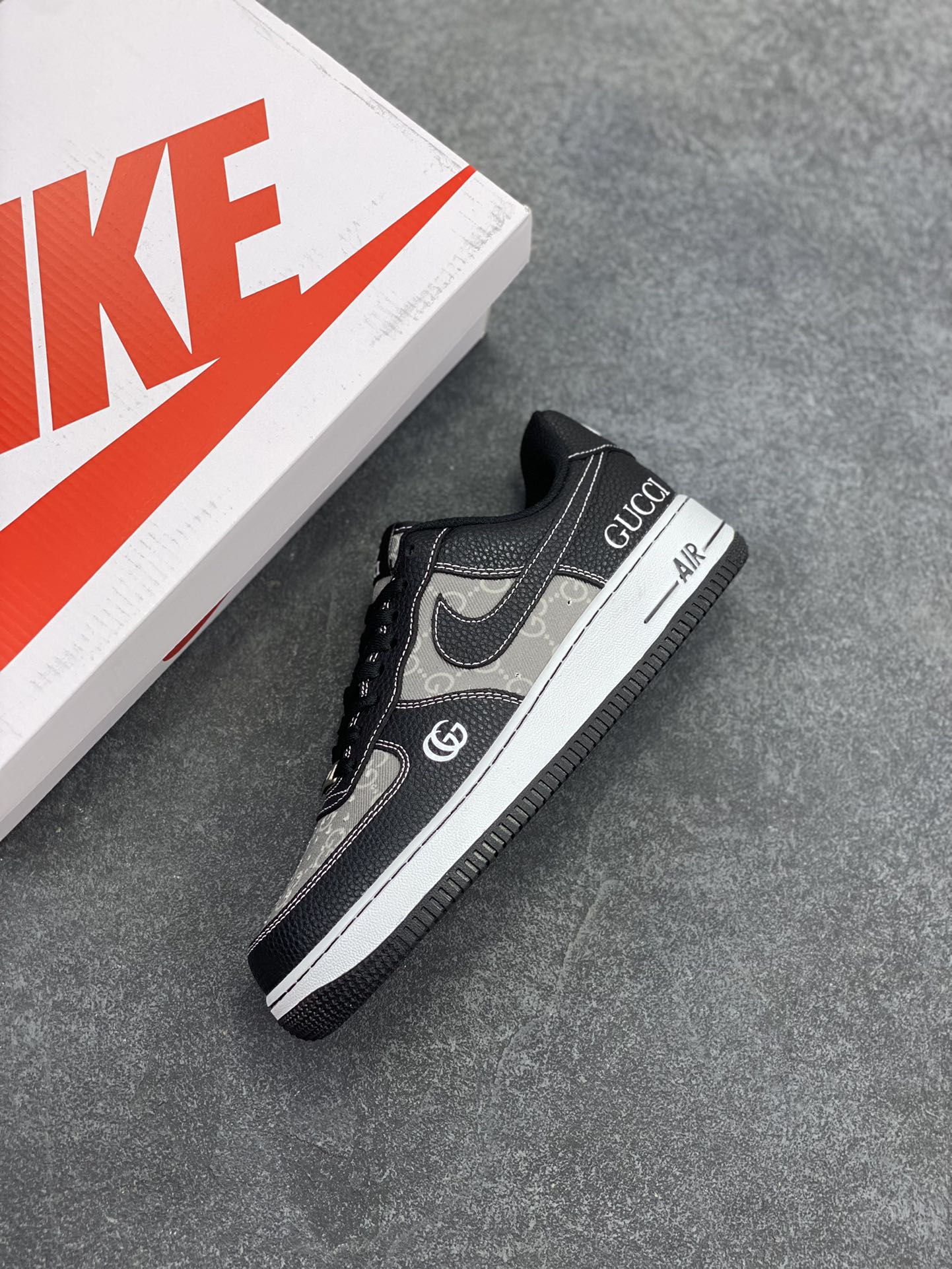 图片[7]-NIke Air Force 1 \’07 Low “古驰联名——荔纹印花”空军一号 低帮 运动鞋 休闲鞋 折边针车 工艺难度大 原楦头原纸板 原装鞋盒 定制五金配件 内置全掌气垫 原厂鞋底 货号：AH8462-002 尺码：36 36.5 37.5 38 38.5 39 40 40.5 41 42 42.5 43 44 44.5 45-选品中心