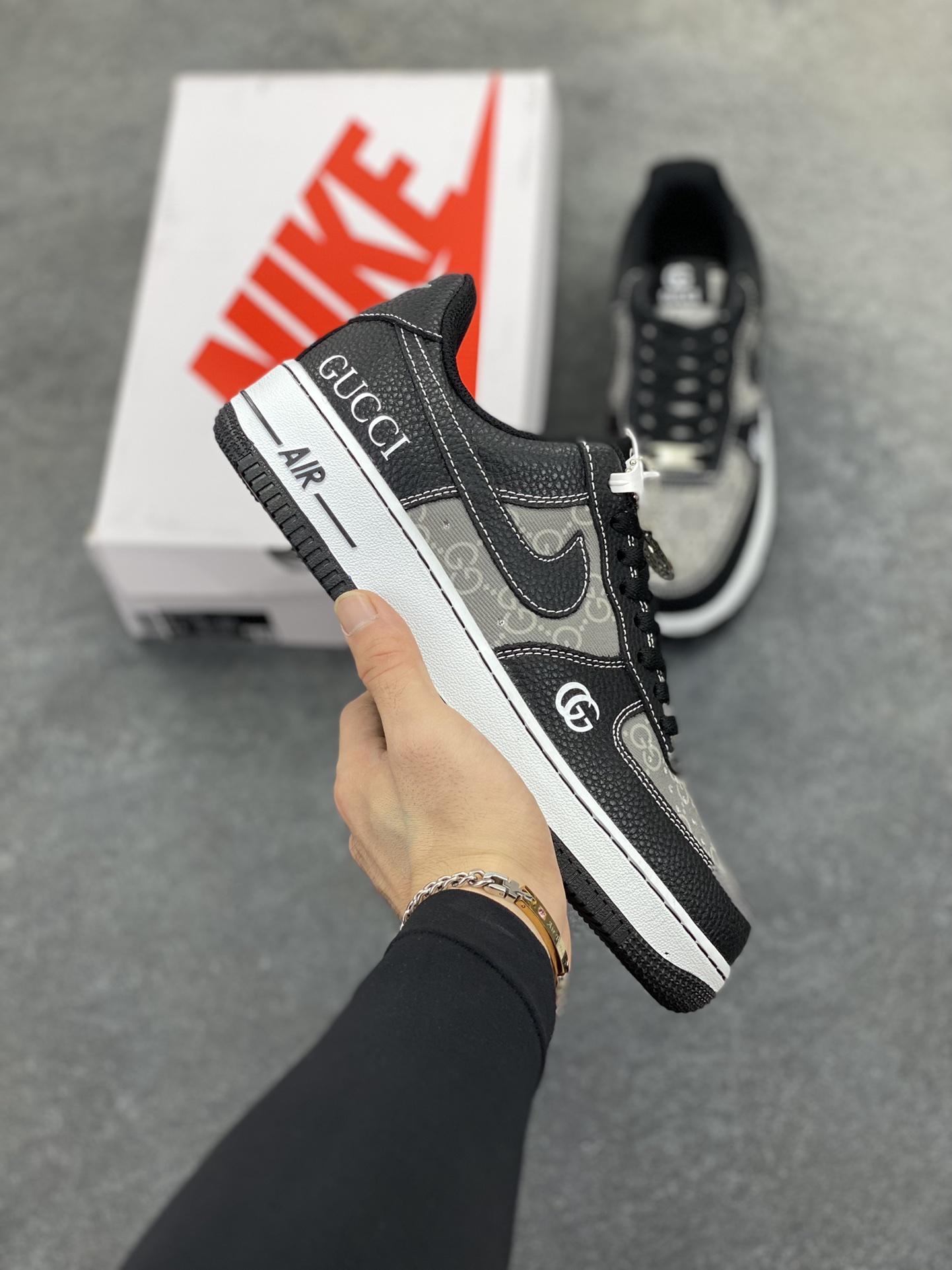 NIke Air Force 1 \'07 Low “古驰联名——荔纹印花”空军一号 低帮 运动鞋 休闲鞋 折边针车 工艺难度大 原楦头原纸板 原装鞋盒 定制五金配件 内置全掌气垫 原厂鞋底 货号：AH8462-002 尺码：36 36.5 37.5 38 38.5 39 40 40.5 41 42 42.5 43 44 44.5 45-选品中心