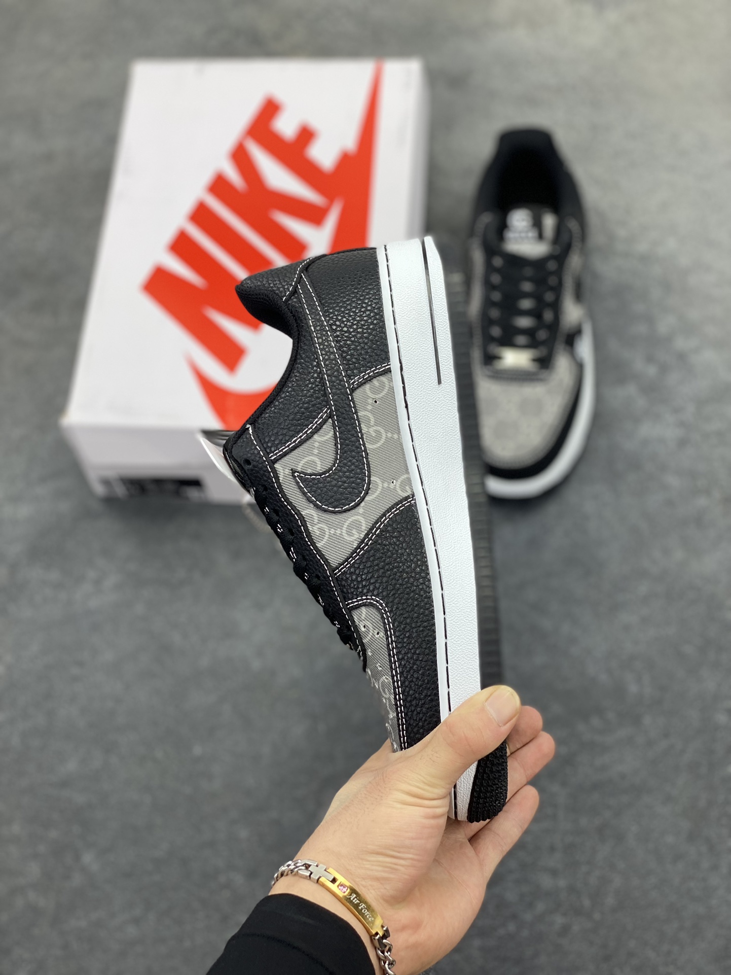 图片[3]-NIke Air Force 1 \’07 Low “古驰联名——荔纹印花”空军一号 低帮 运动鞋 休闲鞋 折边针车 工艺难度大 原楦头原纸板 原装鞋盒 定制五金配件 内置全掌气垫 原厂鞋底 货号：AH8462-002 尺码：36 36.5 37.5 38 38.5 39 40 40.5 41 42 42.5 43 44 44.5 45-选品中心