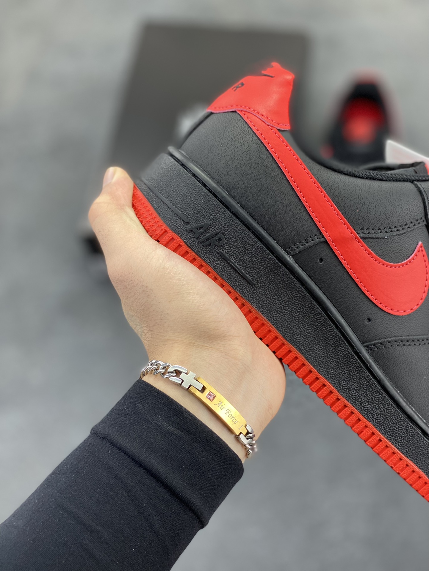 图片[6]-Nike Air Force 1 Low 07 黑红 原楦头原纸板 打造纯正低帮空军版型 专注外贸渠道 全掌内置蜂窝气垫 原盒配件 原厂中底钢印、拉帮完美 货号：FJ4146-002 尺码：36 37.5 38 39 40 40.5 41 42 42.5 43 44 45-选品中心