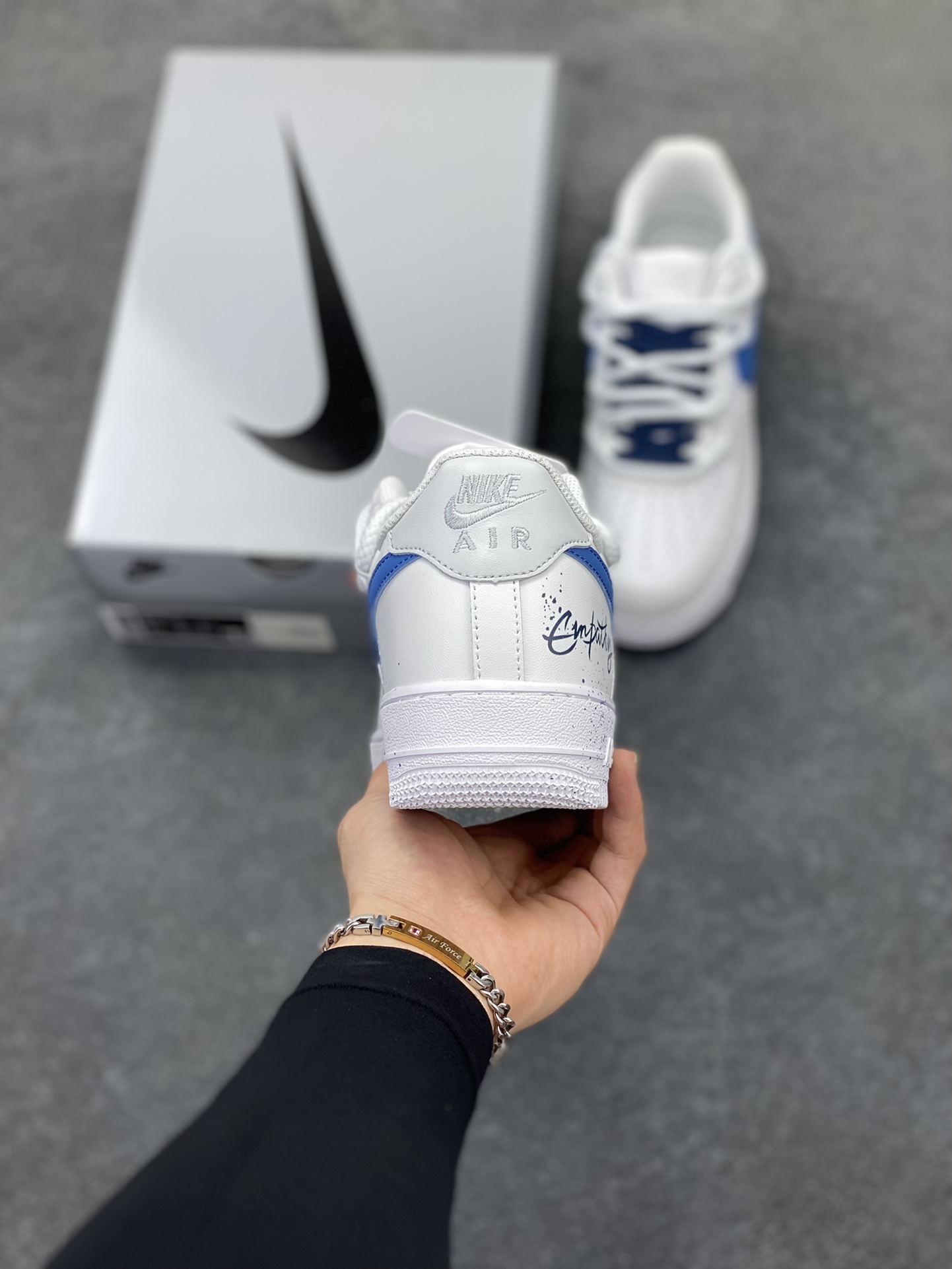 图片[4]-Nike Air Force 1 Low’07 字母涂鸦复古 空军一号低帮休闲板鞋 定制皮料 定制鞋盒 原楦原纸板 纯正空军版型 内置全掌气垫 货号：ZH0316-106 尺码：36 36.5 37.5 38 38.5 39 40 40.5 41 42 42.5 43 44 44.5 45-选品中心