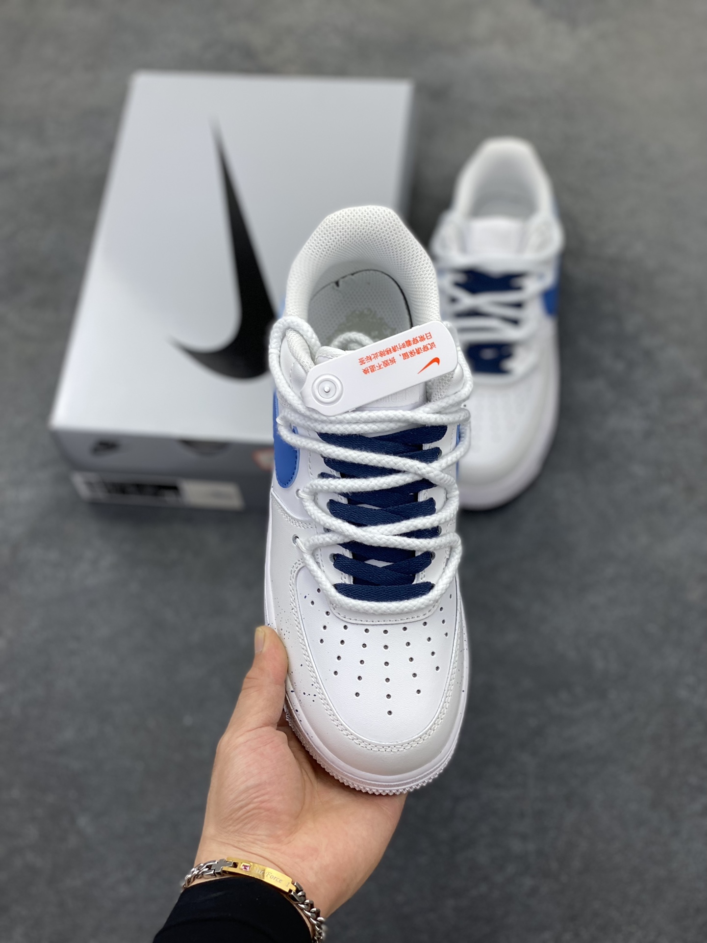 图片[2]-Nike Air Force 1 Low’07 字母涂鸦复古 空军一号低帮休闲板鞋 定制皮料 定制鞋盒 原楦原纸板 纯正空军版型 内置全掌气垫 货号：ZH0316-106 尺码：36 36.5 37.5 38 38.5 39 40 40.5 41 42 42.5 43 44 44.5 45-选品中心