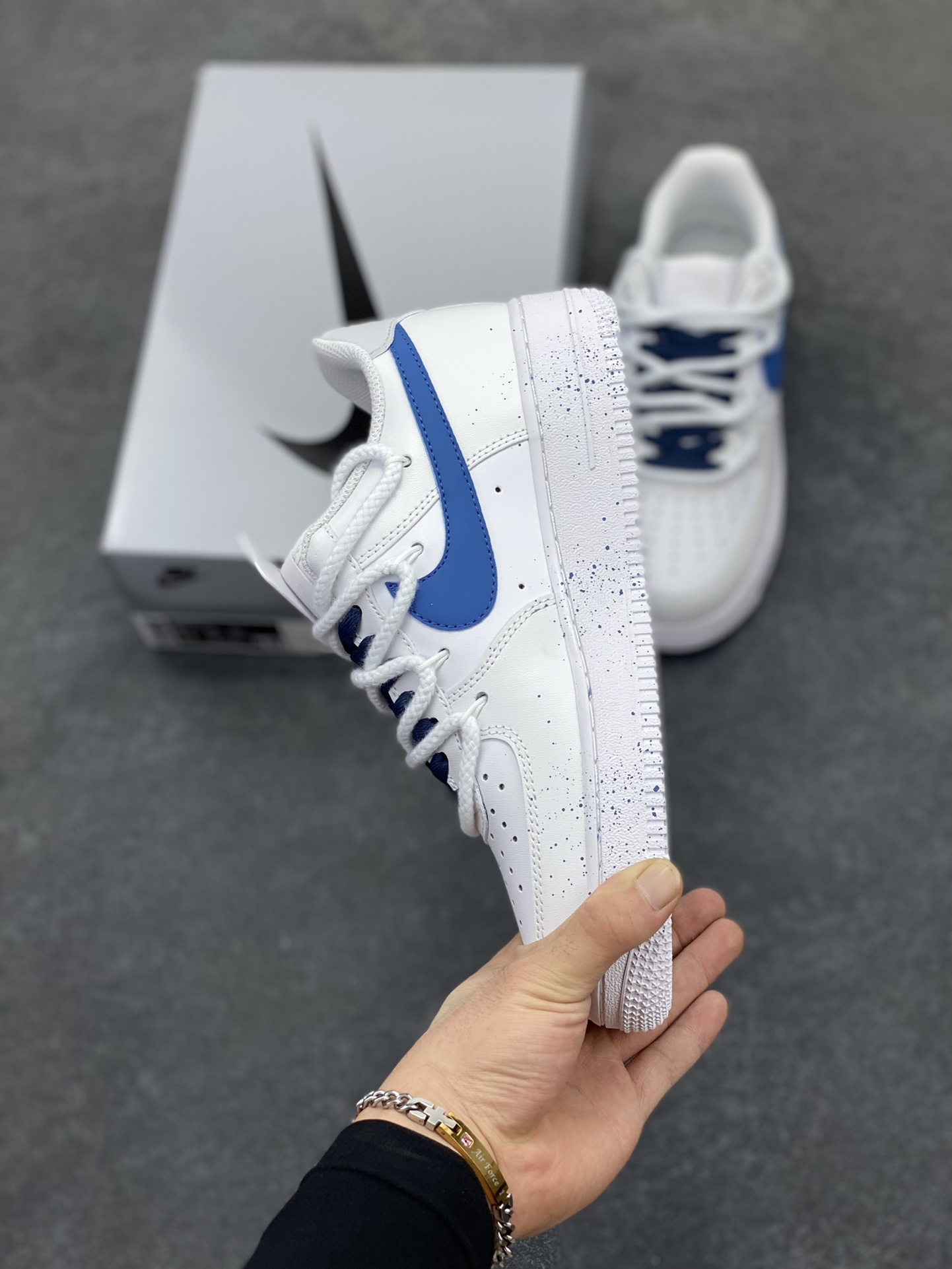 图片[3]-Nike Air Force 1 Low’07 字母涂鸦复古 空军一号低帮休闲板鞋 定制皮料 定制鞋盒 原楦原纸板 纯正空军版型 内置全掌气垫 货号：ZH0316-106 尺码：36 36.5 37.5 38 38.5 39 40 40.5 41 42 42.5 43 44 44.5 45-选品中心