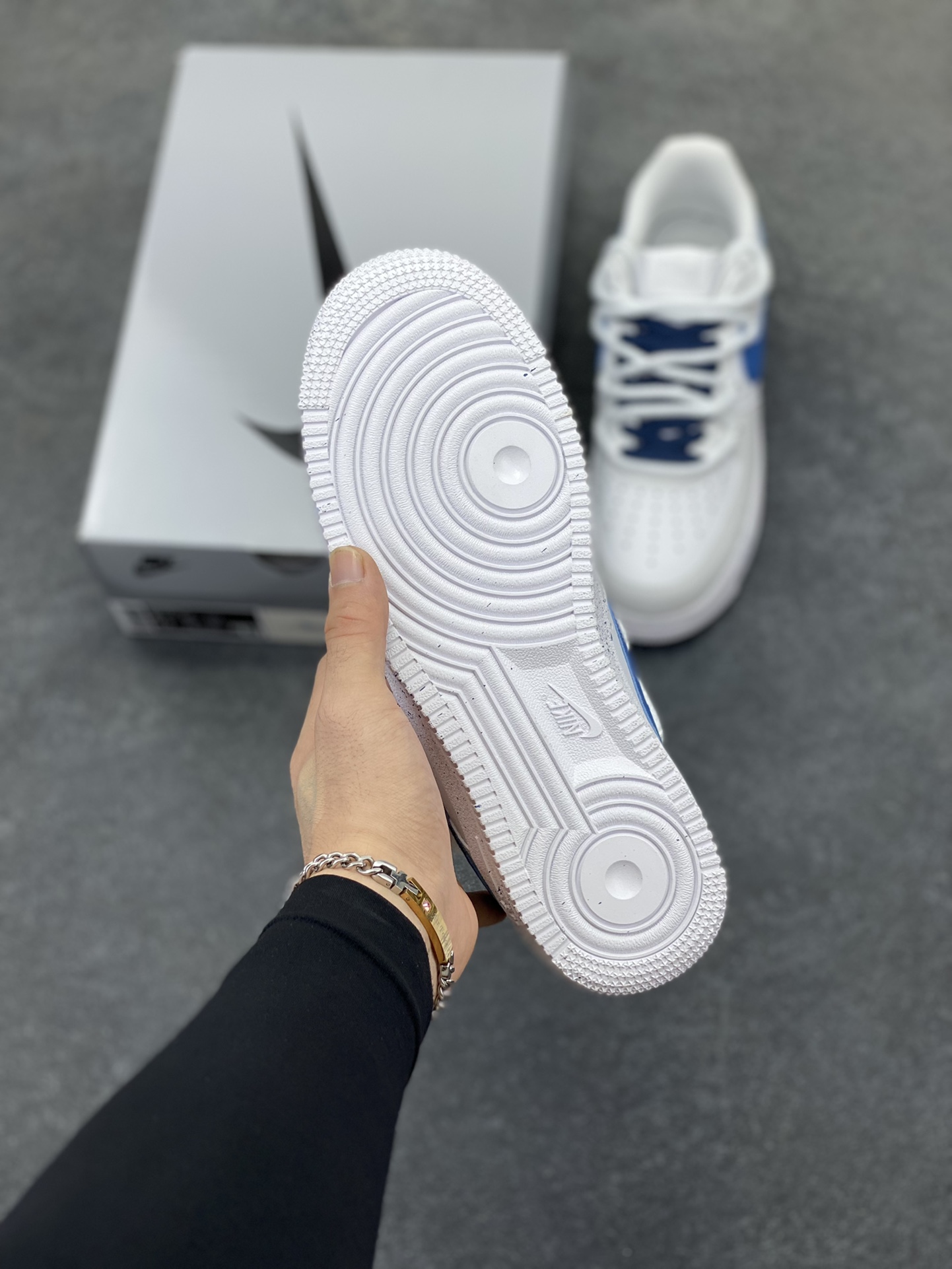 图片[5]-Nike Air Force 1 Low’07 字母涂鸦复古 空军一号低帮休闲板鞋 定制皮料 定制鞋盒 原楦原纸板 纯正空军版型 内置全掌气垫 货号：ZH0316-106 尺码：36 36.5 37.5 38 38.5 39 40 40.5 41 42 42.5 43 44 44.5 45-选品中心