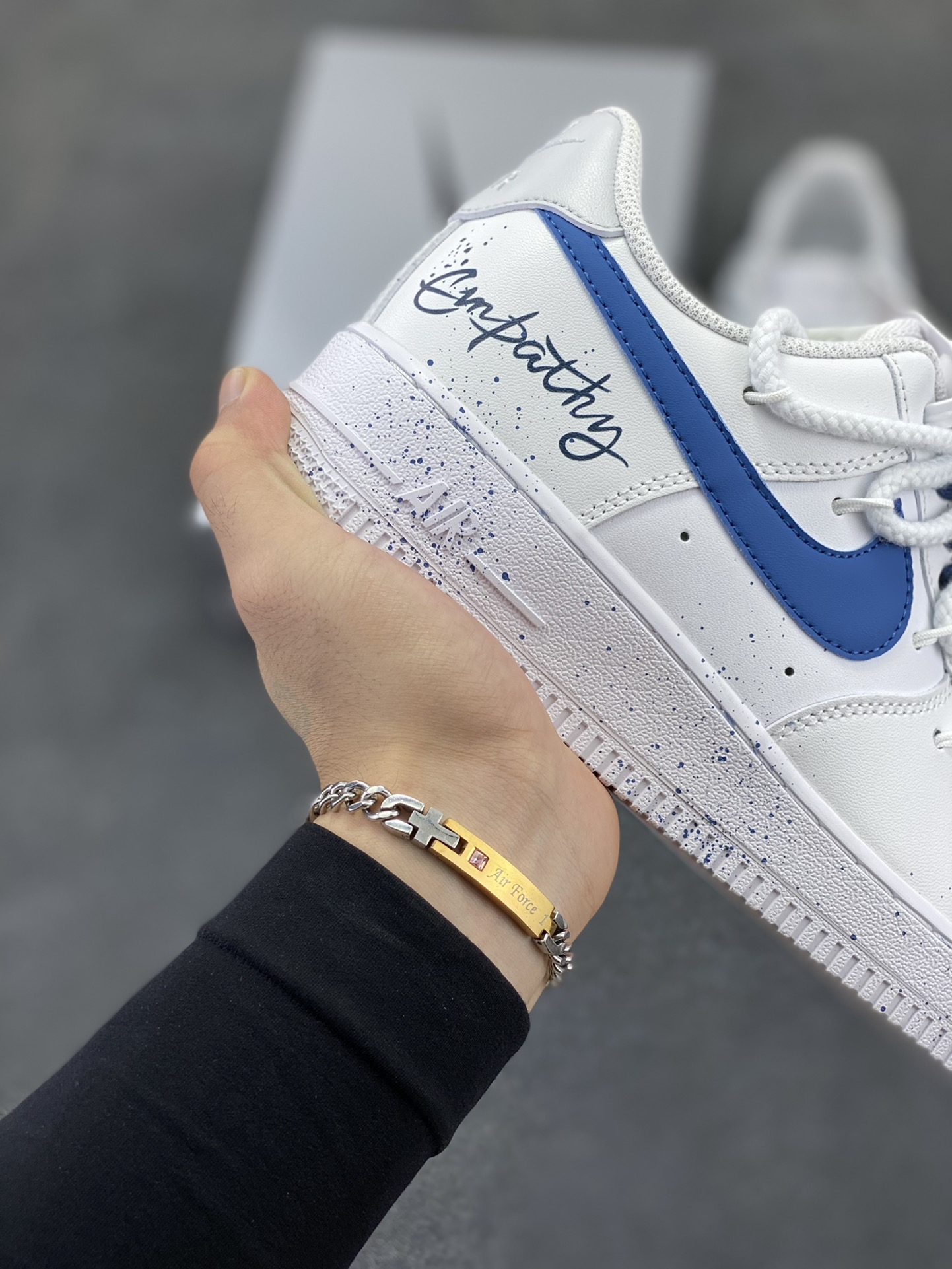 图片[6]-Nike Air Force 1 Low’07 字母涂鸦复古 空军一号低帮休闲板鞋 定制皮料 定制鞋盒 原楦原纸板 纯正空军版型 内置全掌气垫 货号：ZH0316-106 尺码：36 36.5 37.5 38 38.5 39 40 40.5 41 42 42.5 43 44 44.5 45-选品中心