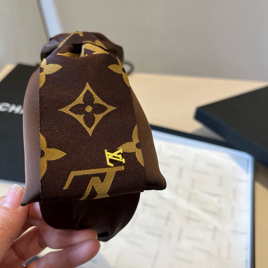 🆕

Lv路易威登老花新款发箍