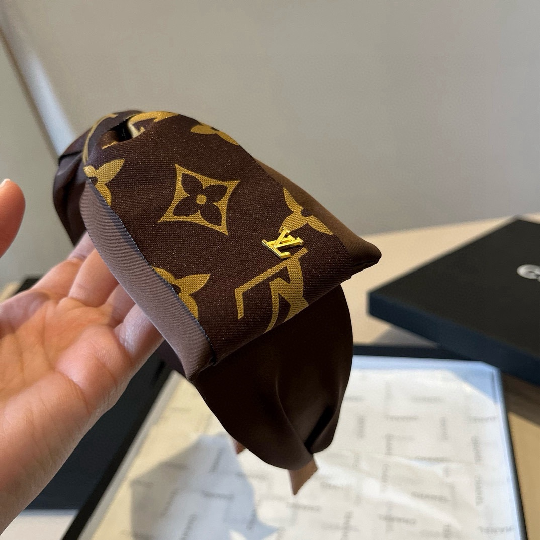 🆕

Lv路易威登老花新款发箍