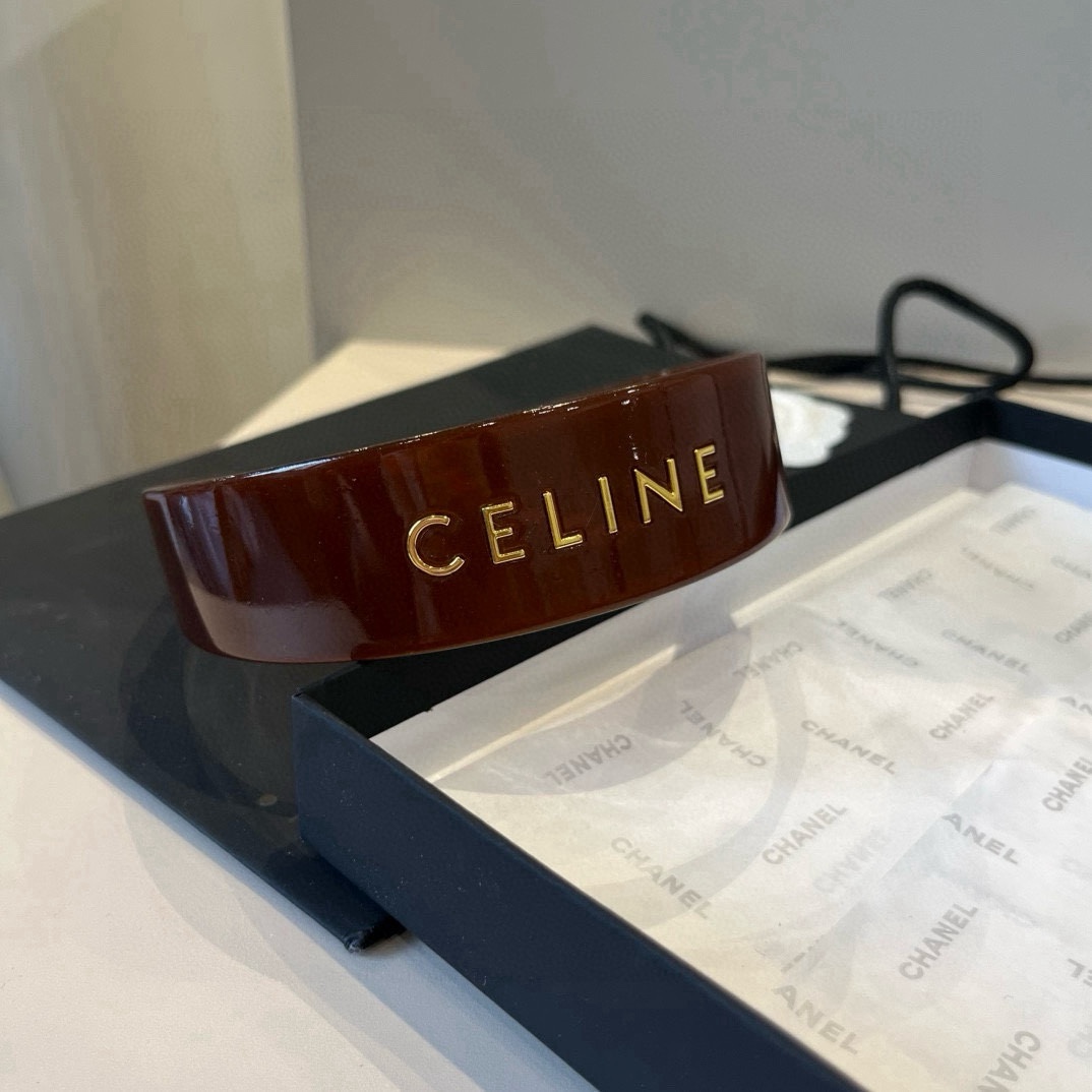 🆕

Celine赛琳新款发箍