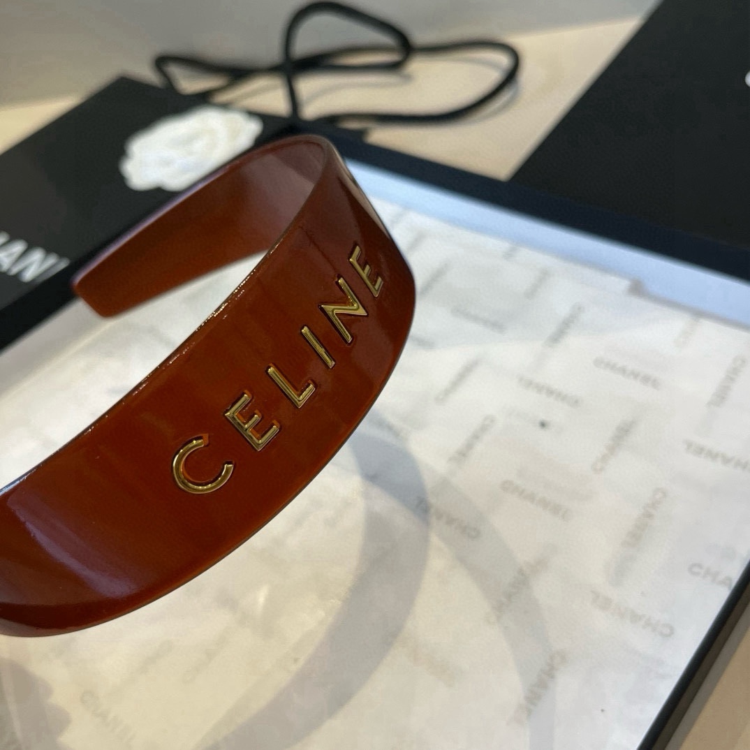 🆕

Celine赛琳新款发箍