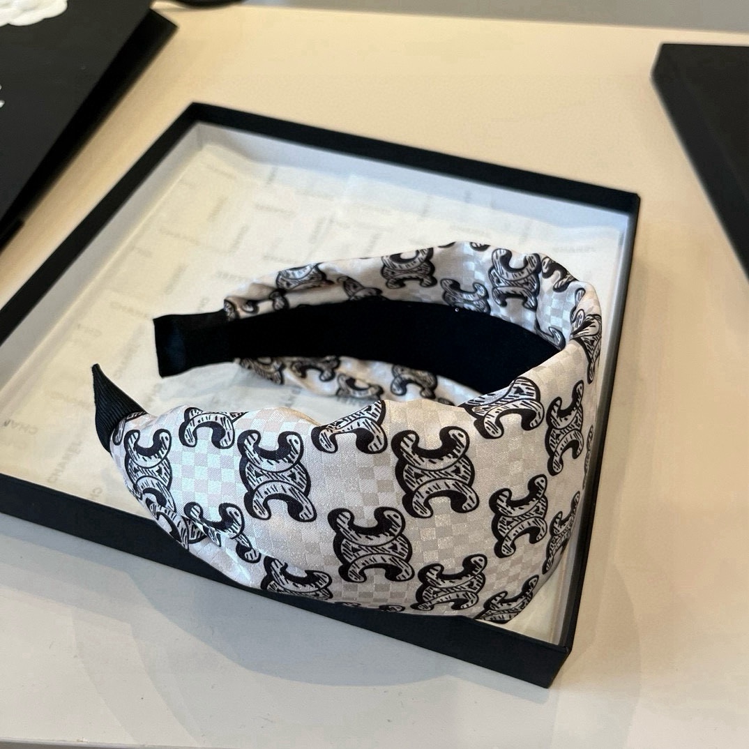 🆕

Celine赛琳新款发箍