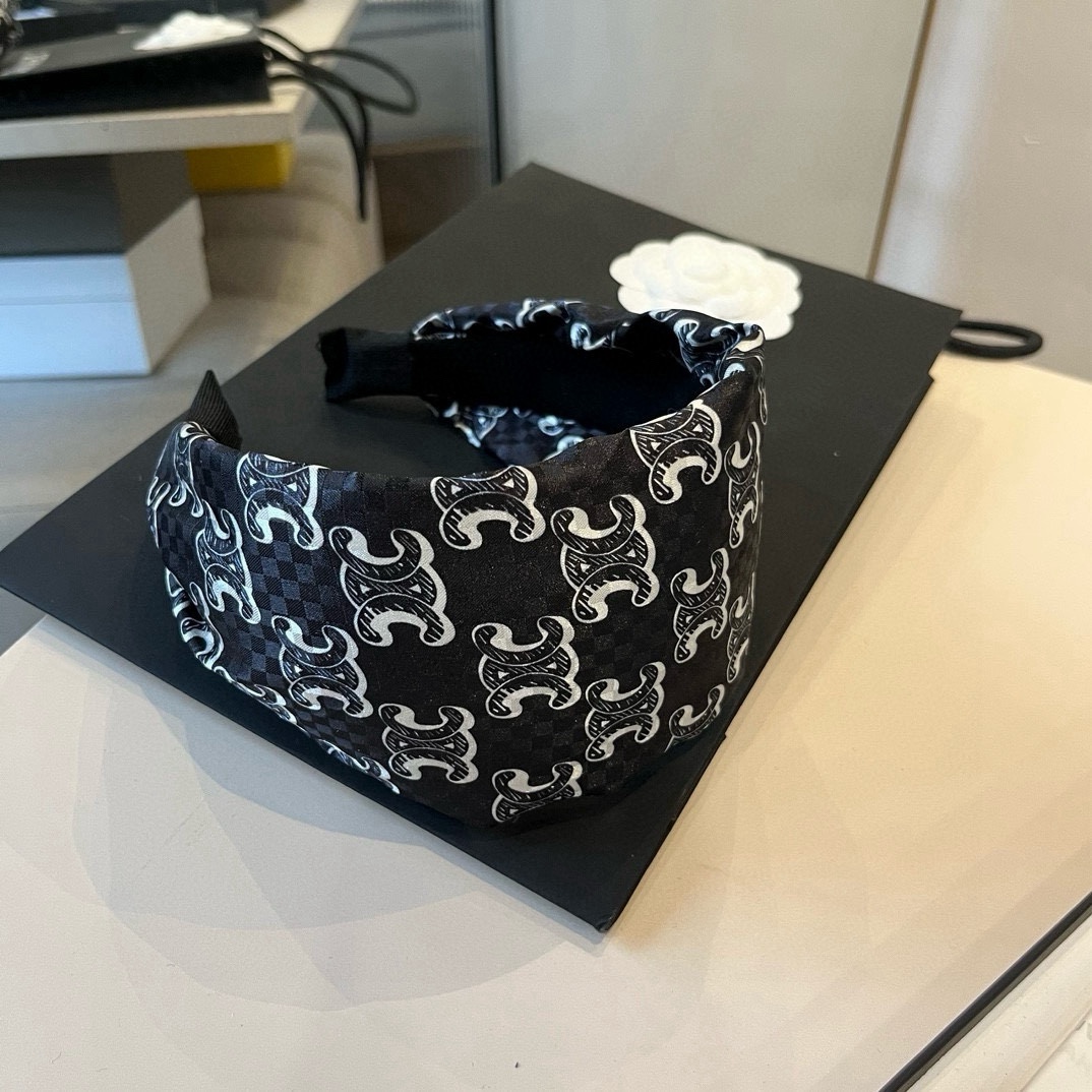 🆕

Celine赛琳新款发箍
