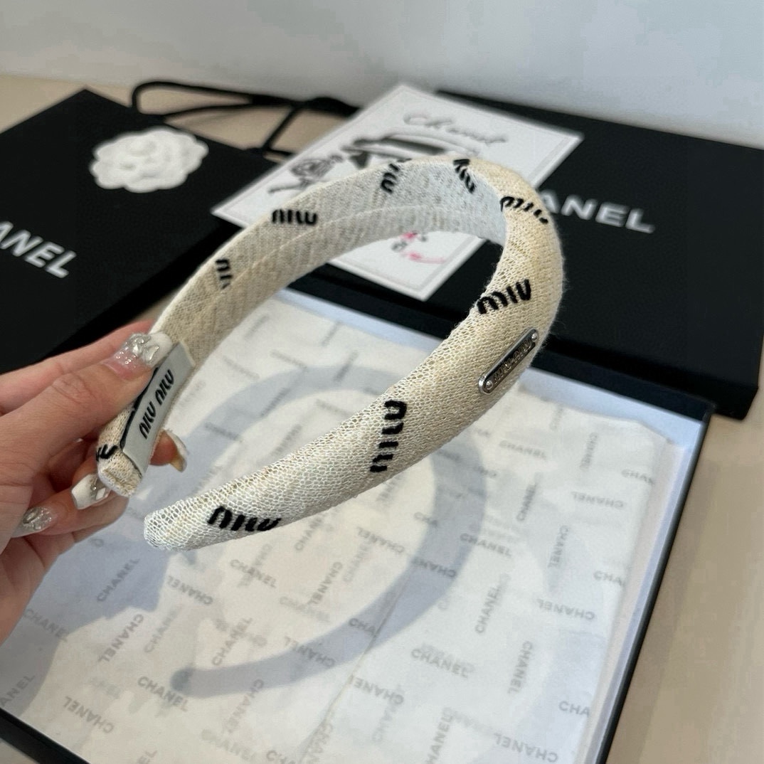🆕

miumiu缪缪新款发箍