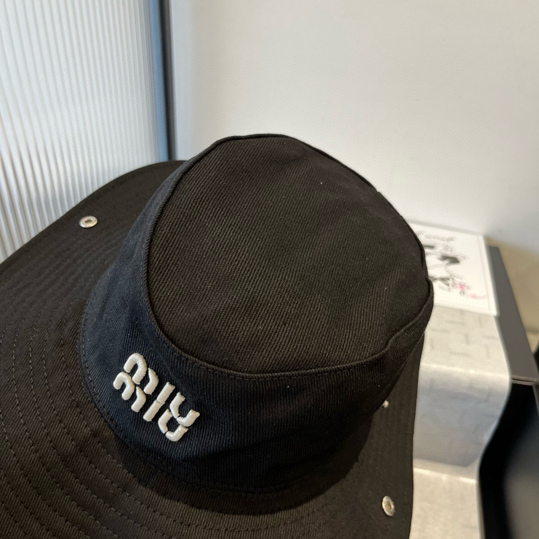 🆕

miumiu缪缪高端牛仔渔夫帽，原单品质，头围57cm