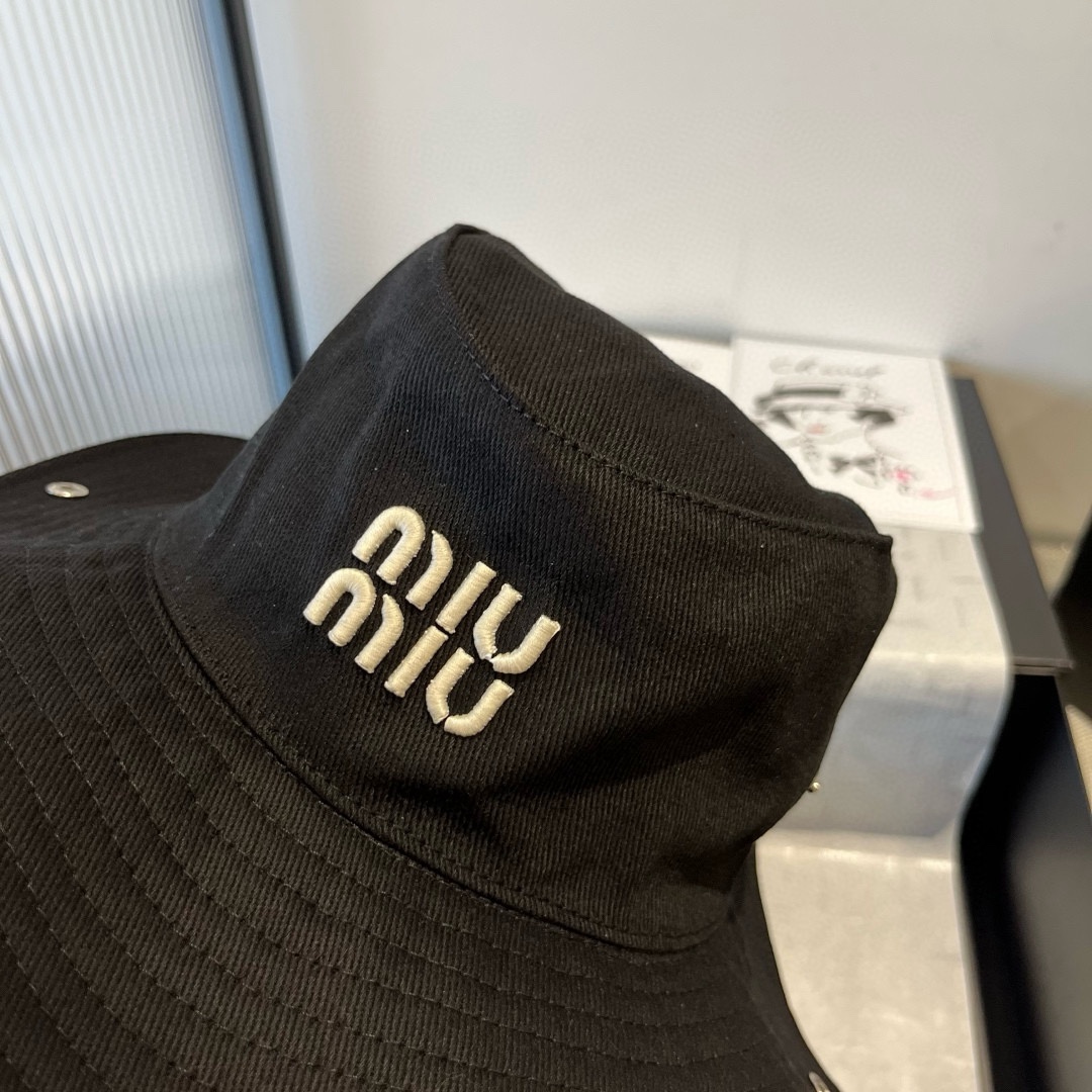 🆕

miumiu缪缪高端牛仔渔夫帽，原单品质，头围57cm