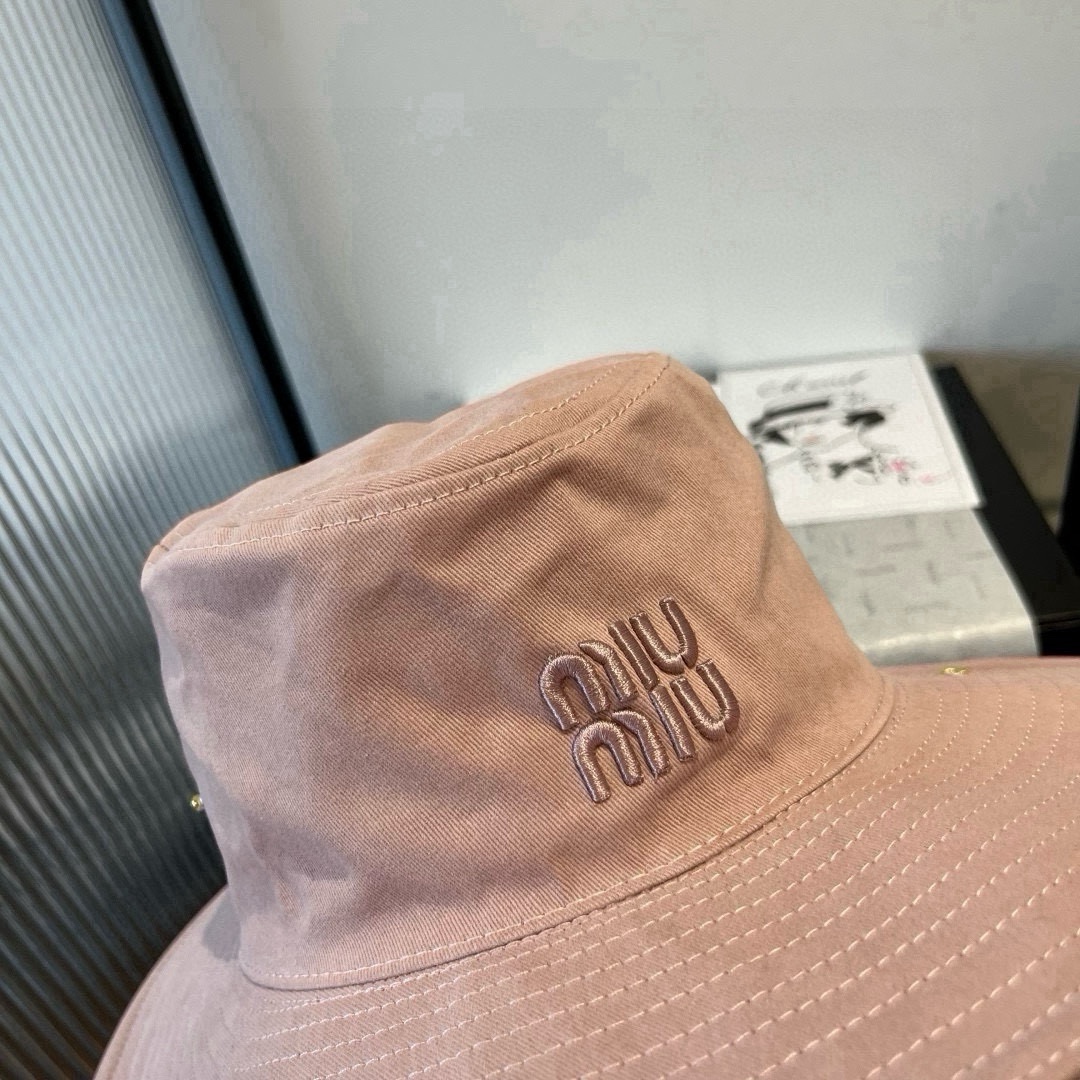 🆕

miumiu缪缪高端牛仔渔夫帽，原单品质，头围57cm