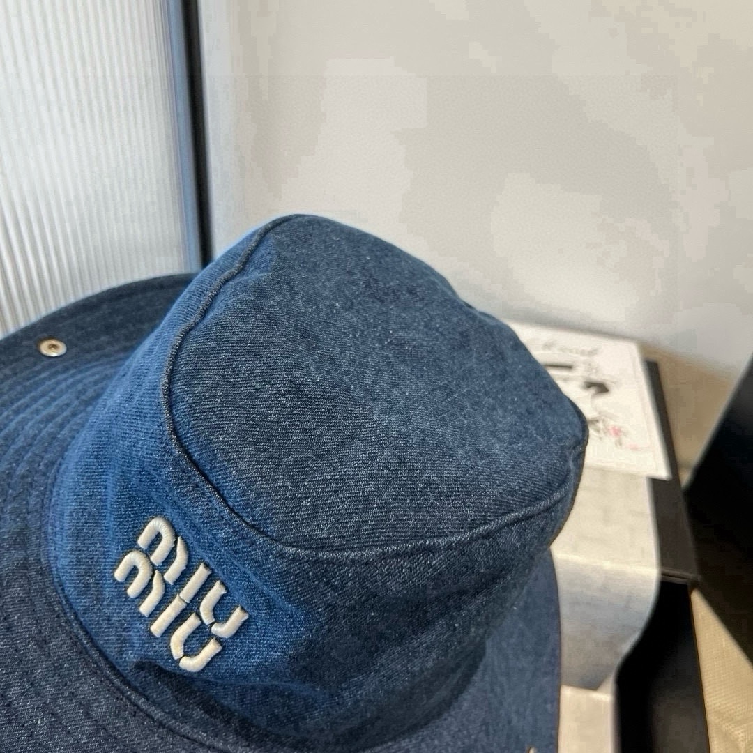 🆕

miumiu缪缪高端牛仔渔夫帽，原单品质，头围57cm