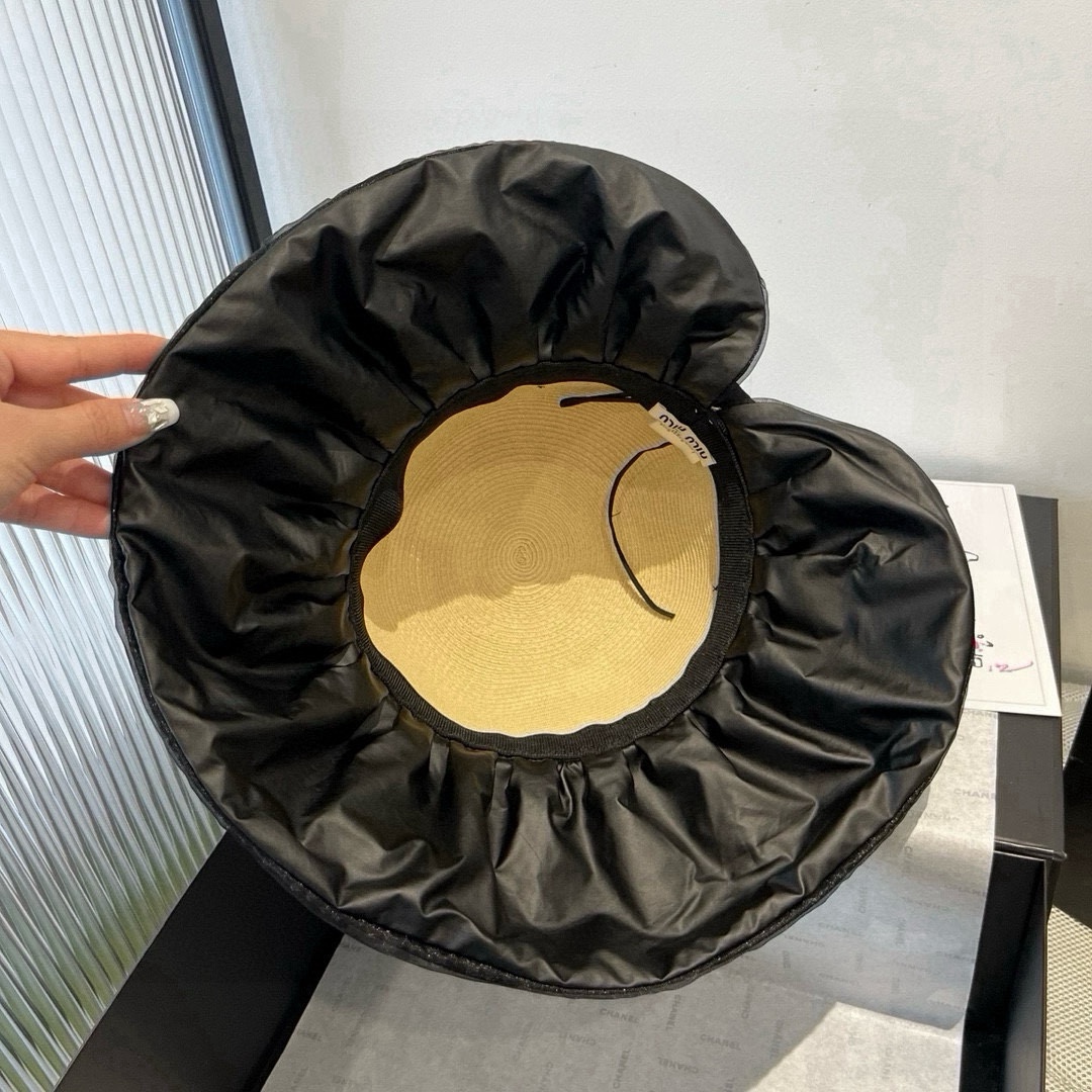 🆕

miumiu缪缪新款灯笼帽，遮阳草帽，防紫外线帽檐，头围57cm