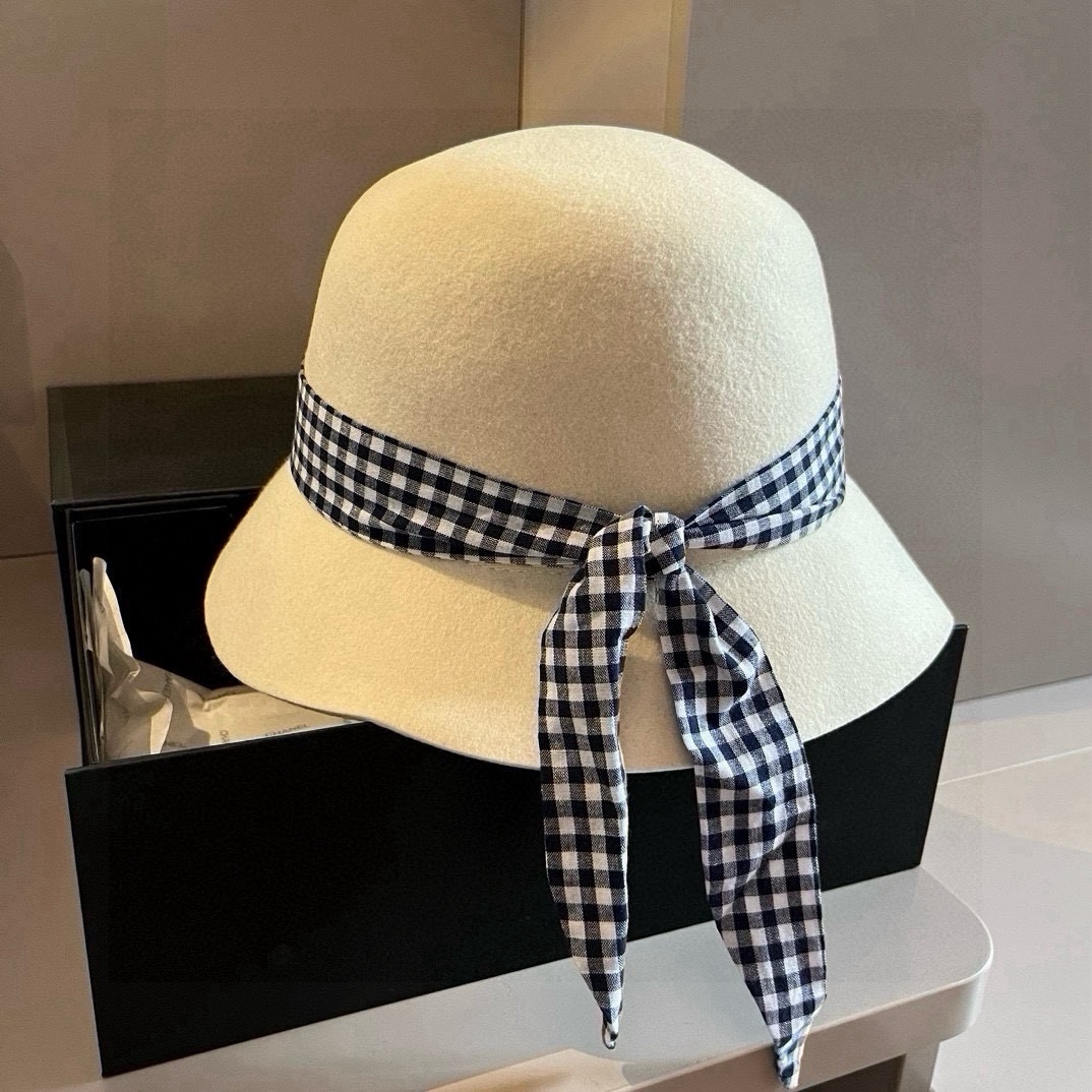 🆕

miumiu缪缪秋冬新款羊毛盆帽，百分百羊毛面料%、头围57cm