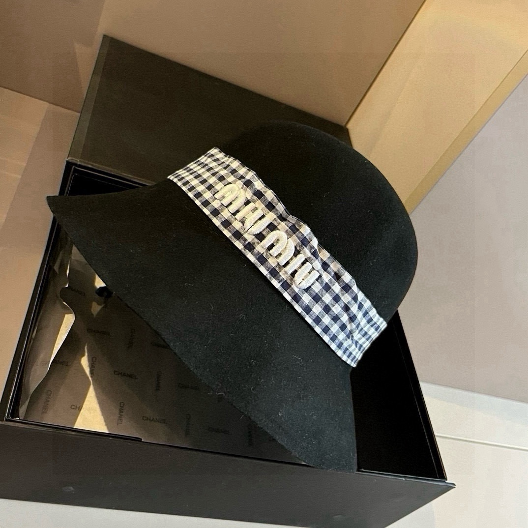 🆕

miumiu缪缪秋冬新款羊毛盆帽，百分百羊毛面料%、头围57cm