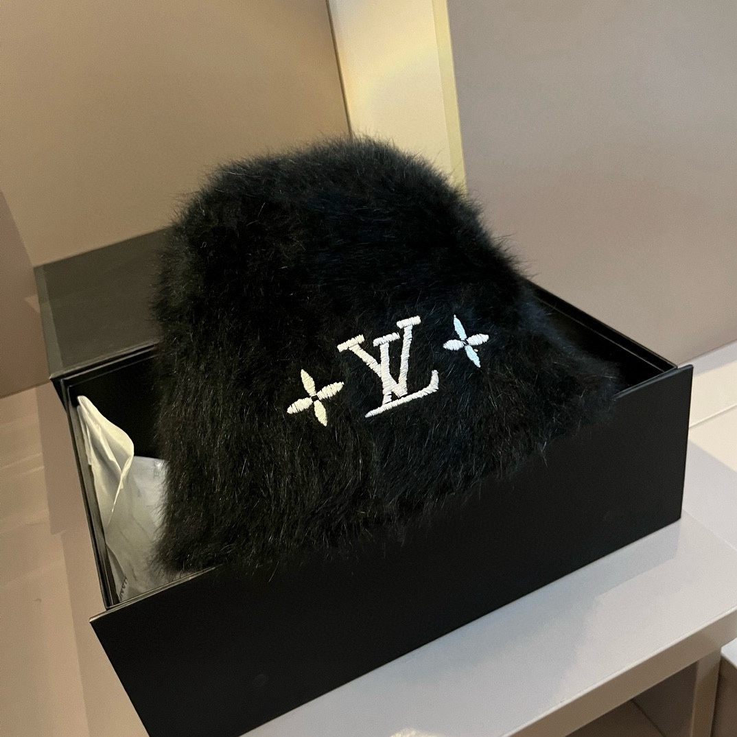 🆕

Lv路易威登秋冬新款渔夫帽，手抓帽，可折叠，黑 白两色，头围57cm