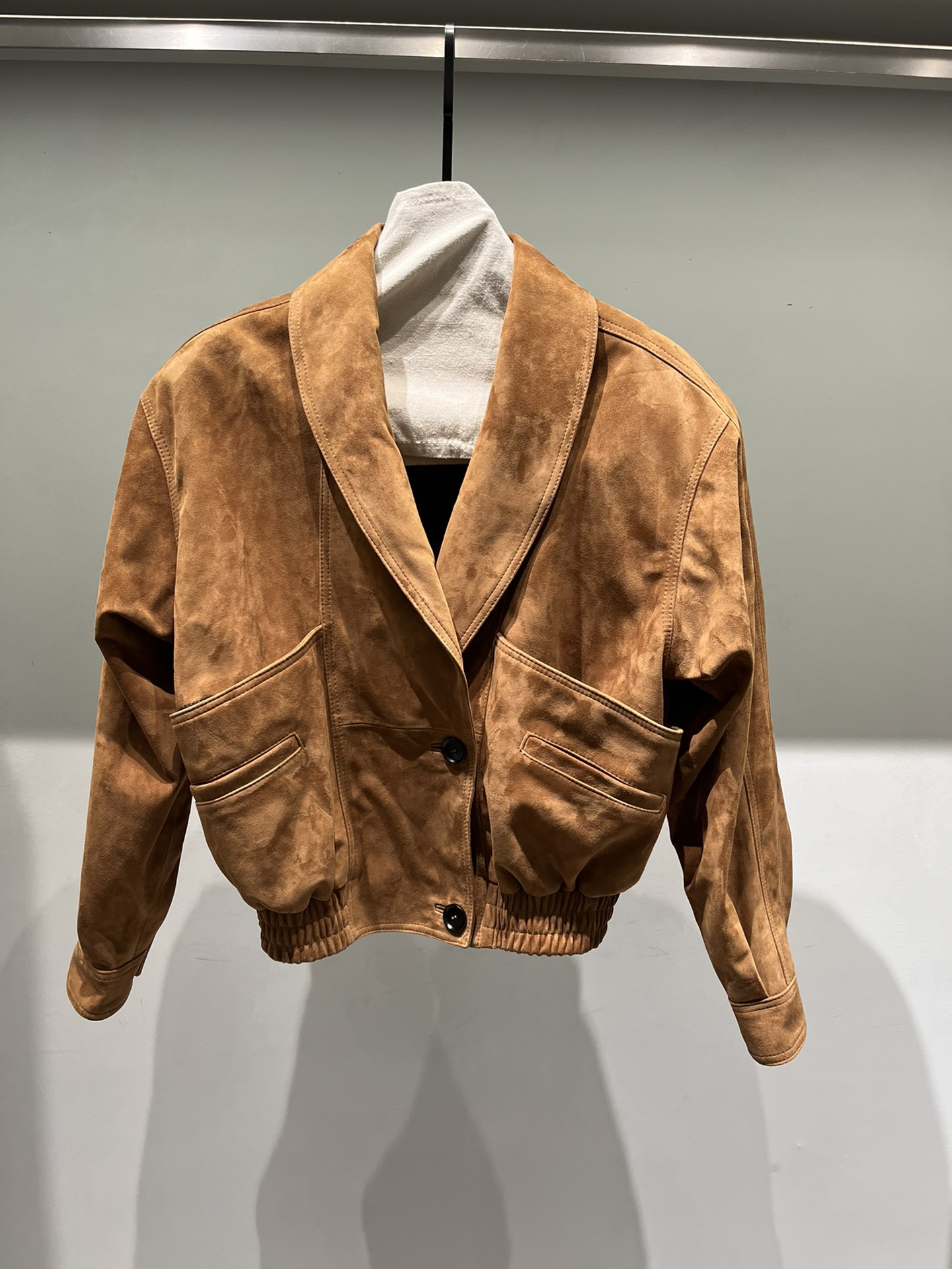 NO:721759,, large broad shoulder version, goatskin suede jacket, large version with shoulder pads., women's clothing, jackets & coats, sheepskin,19860909,大阔肩版型,山羊皮绒面外套,有肩垫版型很大.,女装,jackets & coats,sheepskin,,Women's clothing