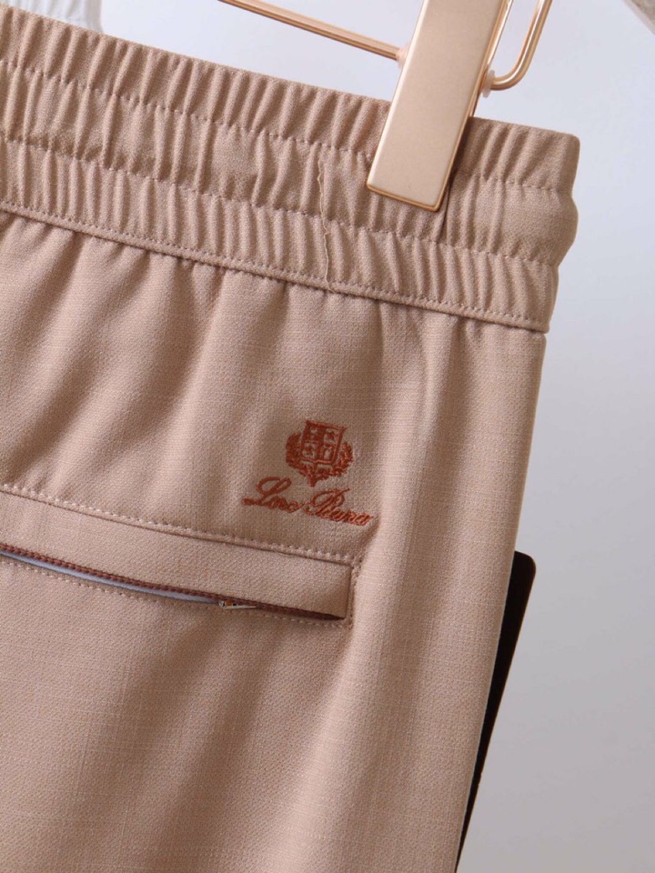 Loro Piana 诺悠翩雅lP🆕 慢跑休闲裤这款混纺慢跑裤的质感格外透气舒适。采用简约修身版型，令腿