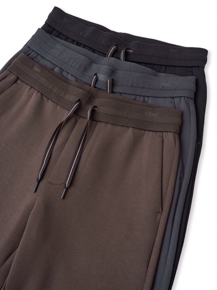 Ermenegildo Zegna 杰尼亚2025秋冬ZEGNA/静奢风格休闲裤。定织360克重超滑棉，