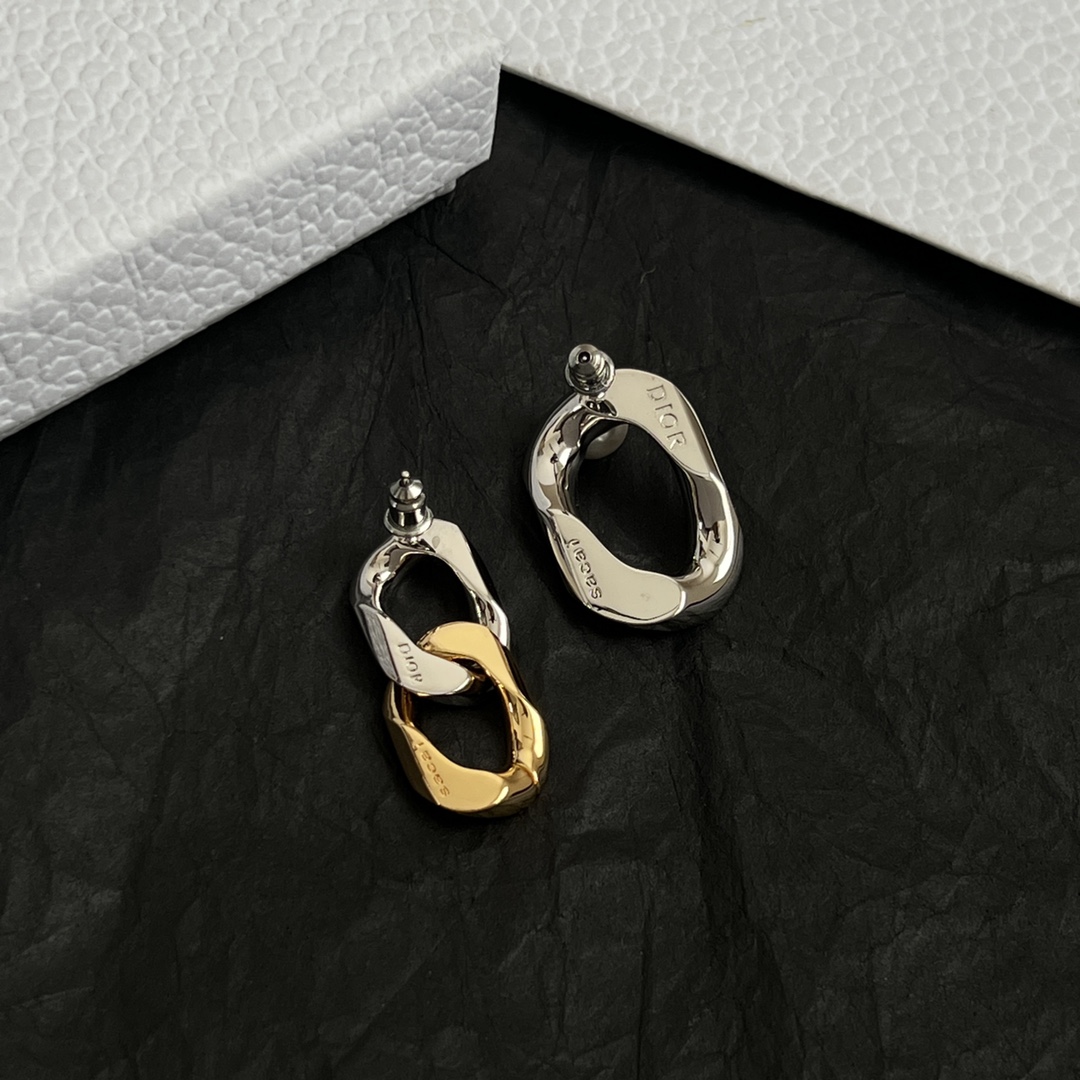 【】👑Dior 迪奥 AB款 耳钉 精选原版一致 黄铜材质 甜美气质高雅。