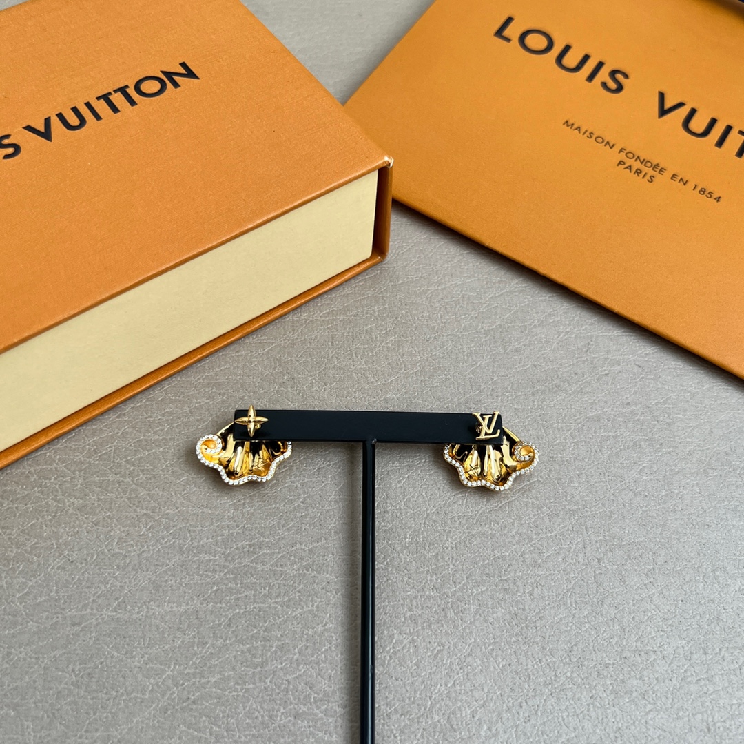 【】🔥新款🔥LV 耳钉🔹🔹Louis Vuitton 路易威登🔹专柜一致材质 火爆款出货 设计独特 复古