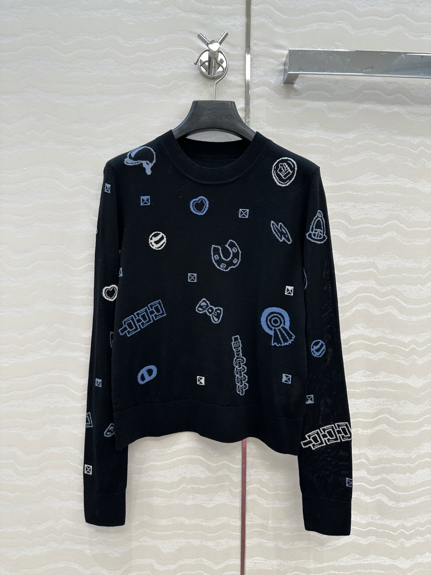 独家首发，原单品质❤️H高智感穿搭！早秋新品提花长袖上衣！18针进口100%羊毛纱线细腻柔软的手感无敌赞