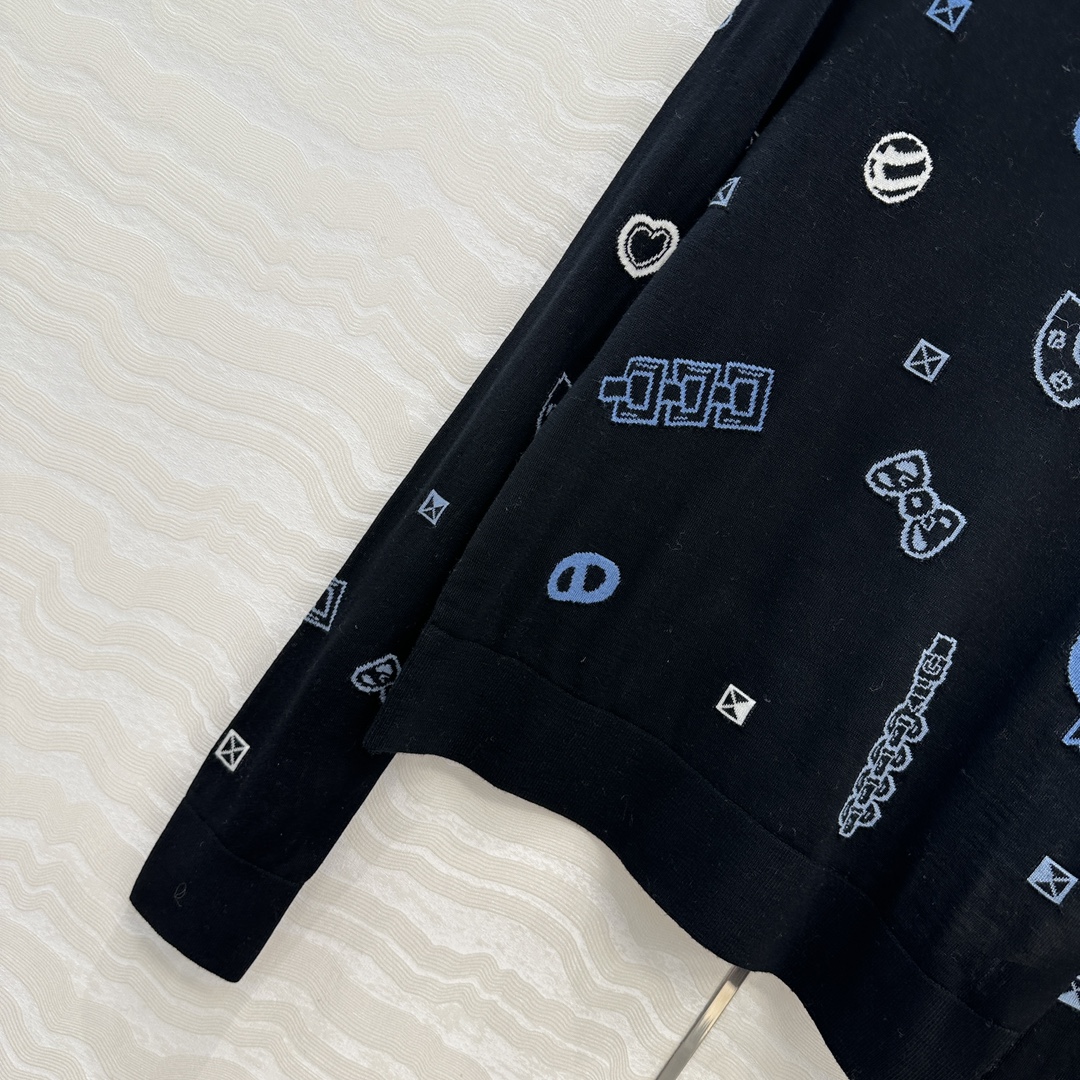 独家首发，原单品质❤️H高智感穿搭！早秋新品提花长袖上衣！18针进口100%羊毛纱线细腻柔软的手感无敌赞