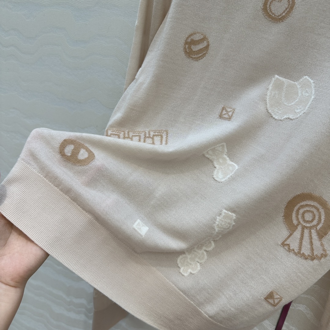 独家首发，原单品质❤️H高智感穿搭！早秋新品提花长袖上衣！18针进口100%羊毛纱线细腻柔软的手感无敌赞