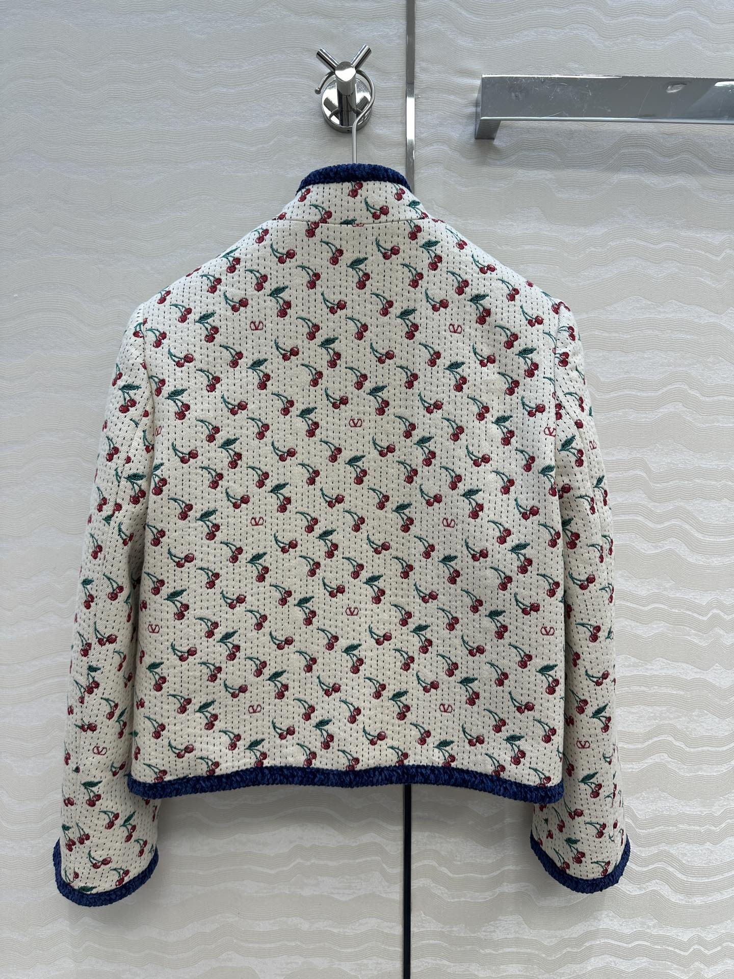 独家首发❤️原单品质❤️V系财阀千金穿搭！白富美必入～蔡依琳同款，车厘子🍒宫廷风夹克外套！高定提花刺绣面