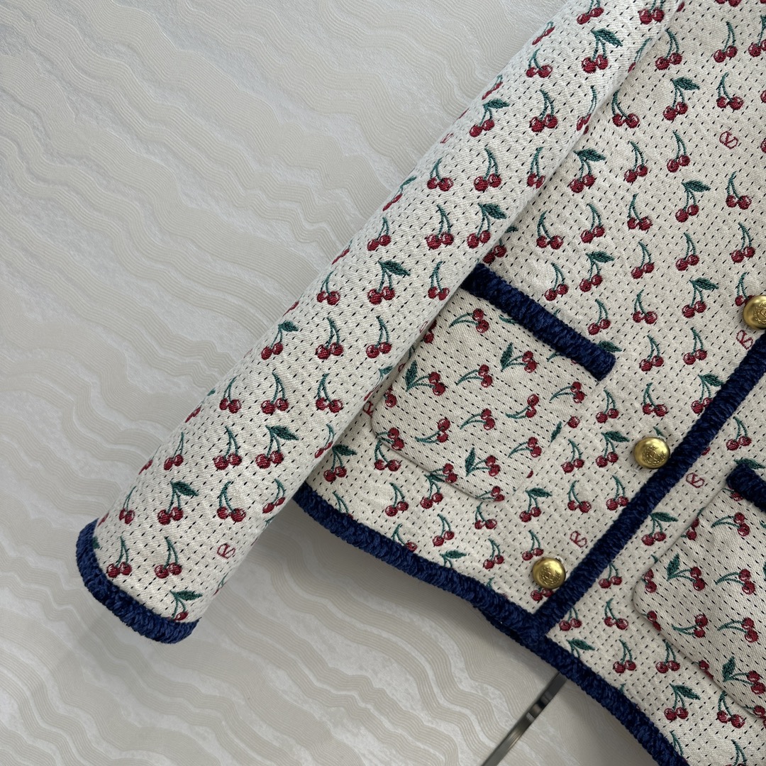 独家首发❤️原单品质❤️V系财阀千金穿搭！白富美必入～蔡依琳同款，车厘子🍒宫廷风夹克外套！高定提花刺绣面