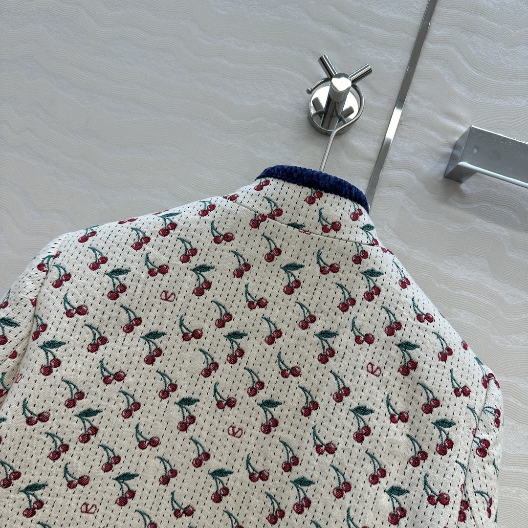 独家首发❤️原单品质❤️V系财阀千金穿搭！白富美必入～蔡依琳同款，车厘子🍒宫廷风夹克外套！高定提花刺绣面