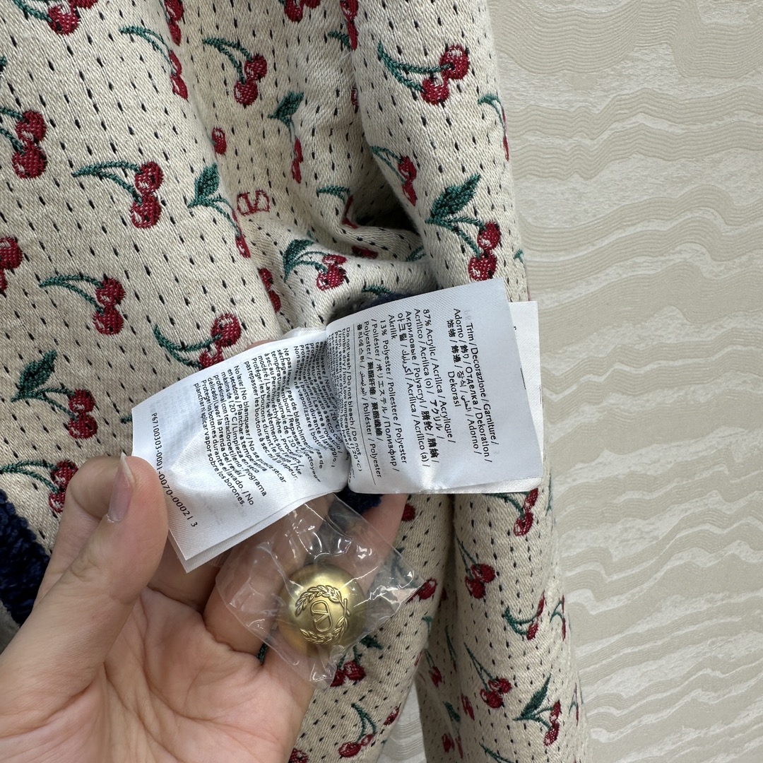 独家首发❤️原单品质❤️V系财阀千金穿搭！白富美必入～蔡依琳同款，车厘子🍒宫廷风夹克外套！高定提花刺绣面