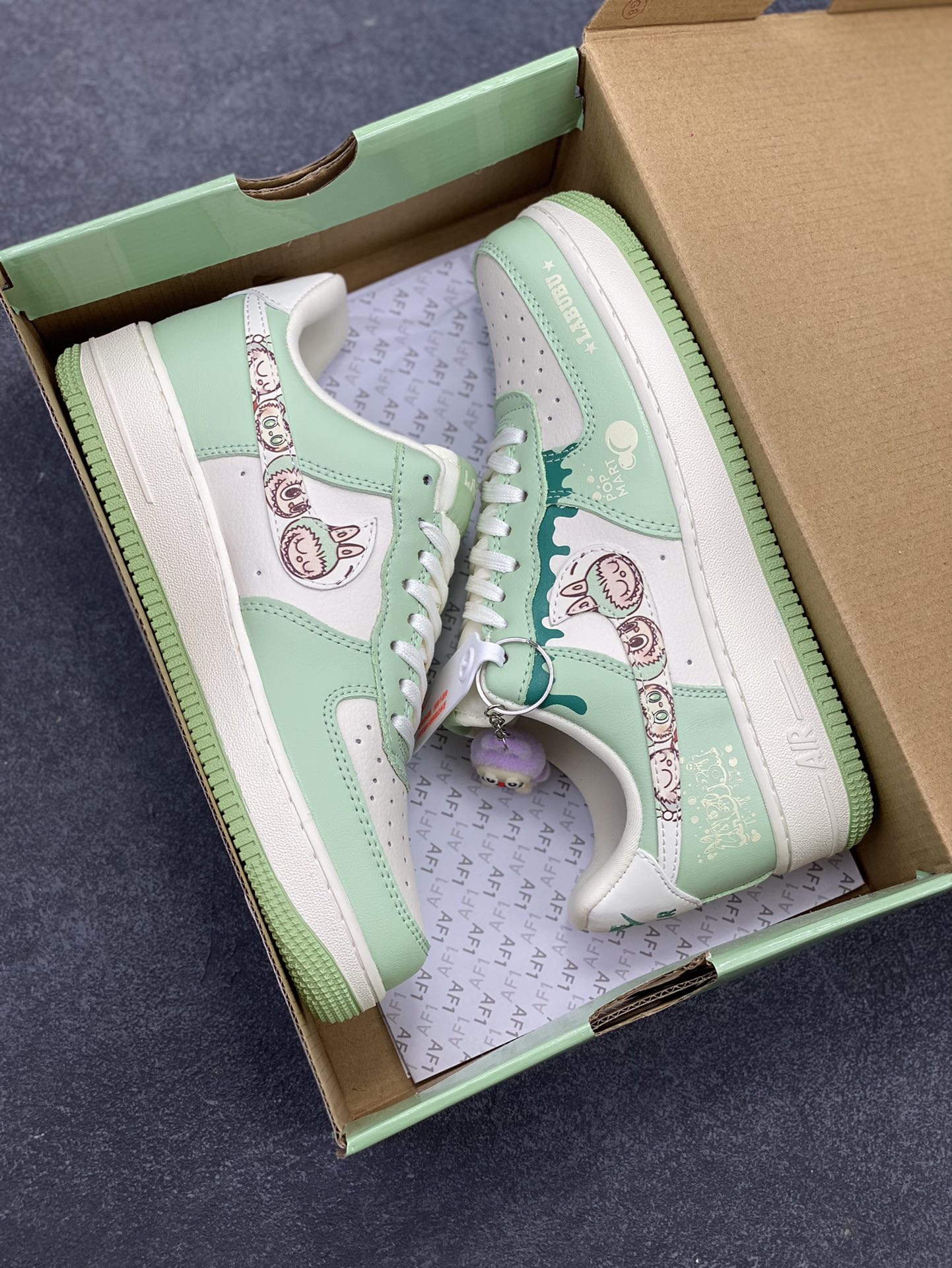 图片[9]-NIke Air Force 1 \’07 Low “米绿拉布布”空军一号 低帮 运动鞋 休闲鞋 折边针车 工艺难度大 原楦头原纸板 原装鞋盒 定制五金配件 内置全掌气垫 原厂鞋底 货号：KB1688-007 尺码：36 36.5 37.5 38 38.5 39 40 40.5 41 42 42.5 43 44 44.5 45-选品中心