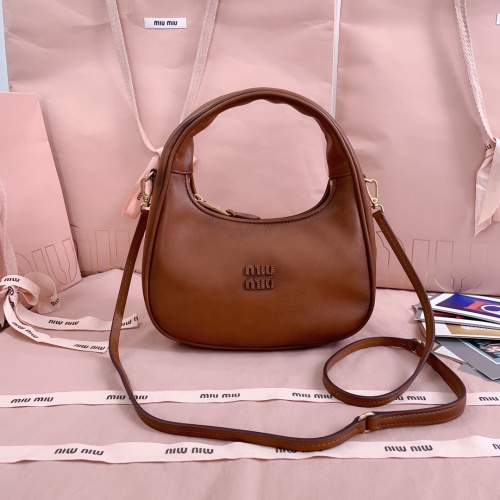 Miu Miu Wander Bag: Bold Design, Vintage Leather, Sporty Elegance, 20X13X7 cm 1 Miu Miu Wander Bag: Bold Design, Vintage Leather, Sporty Elegance, 20X13X7 cm